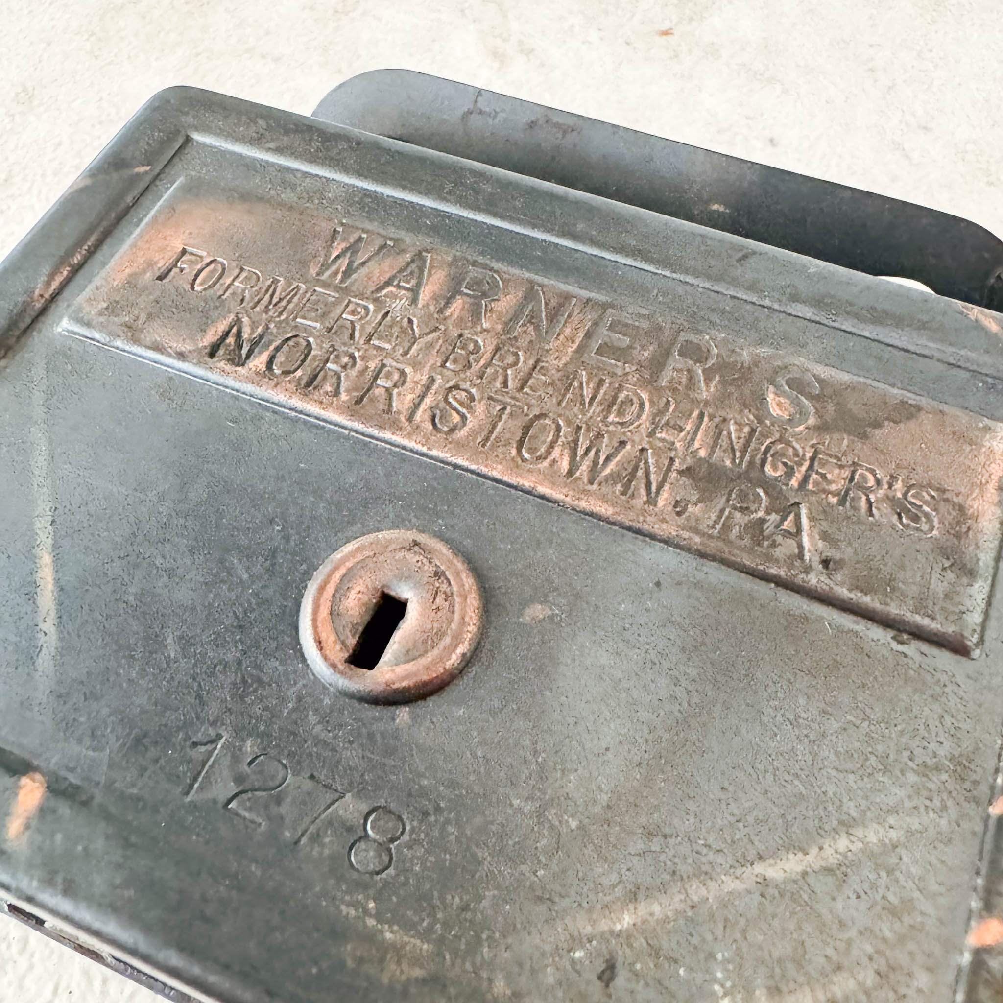 1900s Steel Safety Bank / 1900年代スチール貯金箱