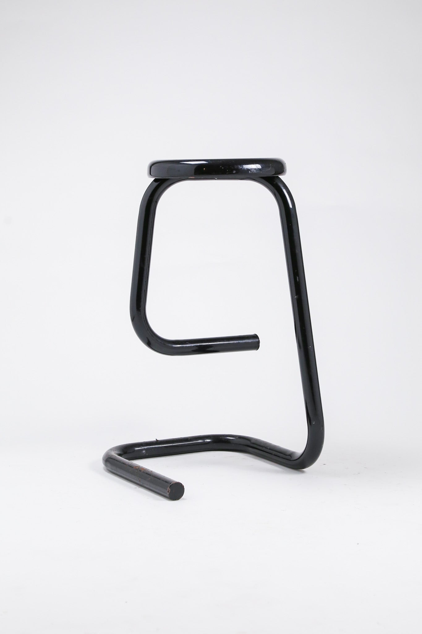 レトロポップ パンチング スツール 3脚　ヴィンテージ ポストモダン 丸椅子 Vintage Postmodern Steel Cantilever Bar Stool / ヴィンテージ