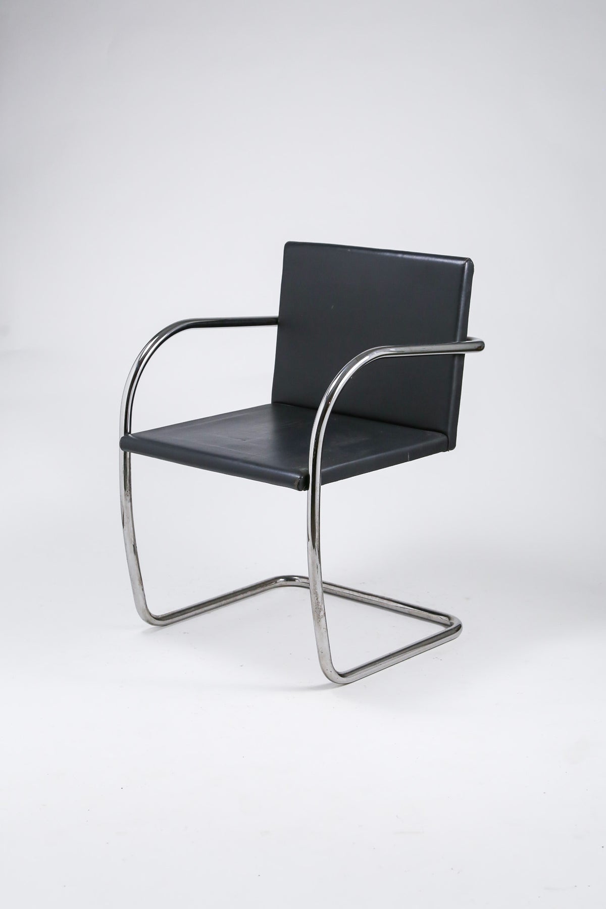 Brno Chair / ブルノ チェア