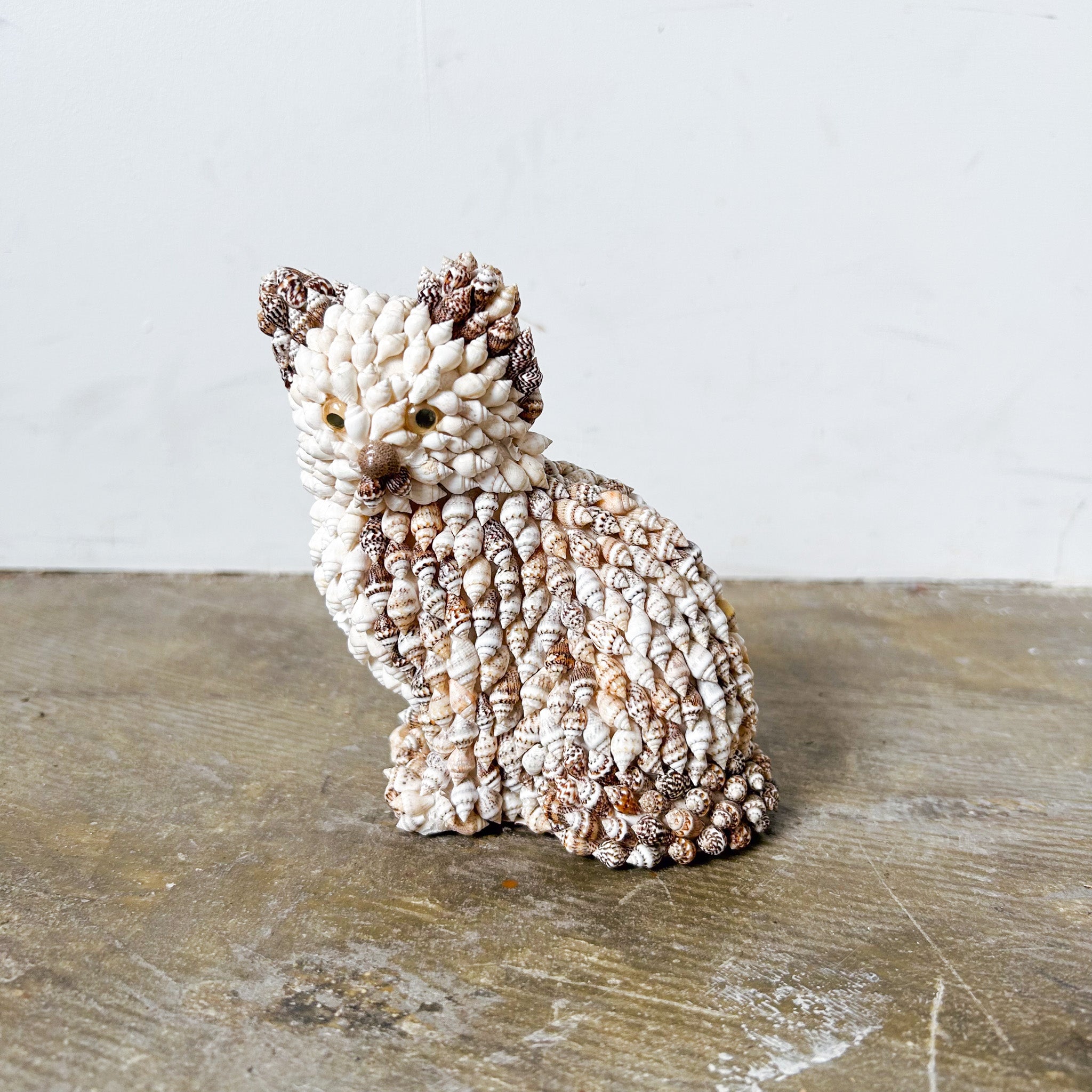 Seashell Cat Figurine / 貝殻アートの猫