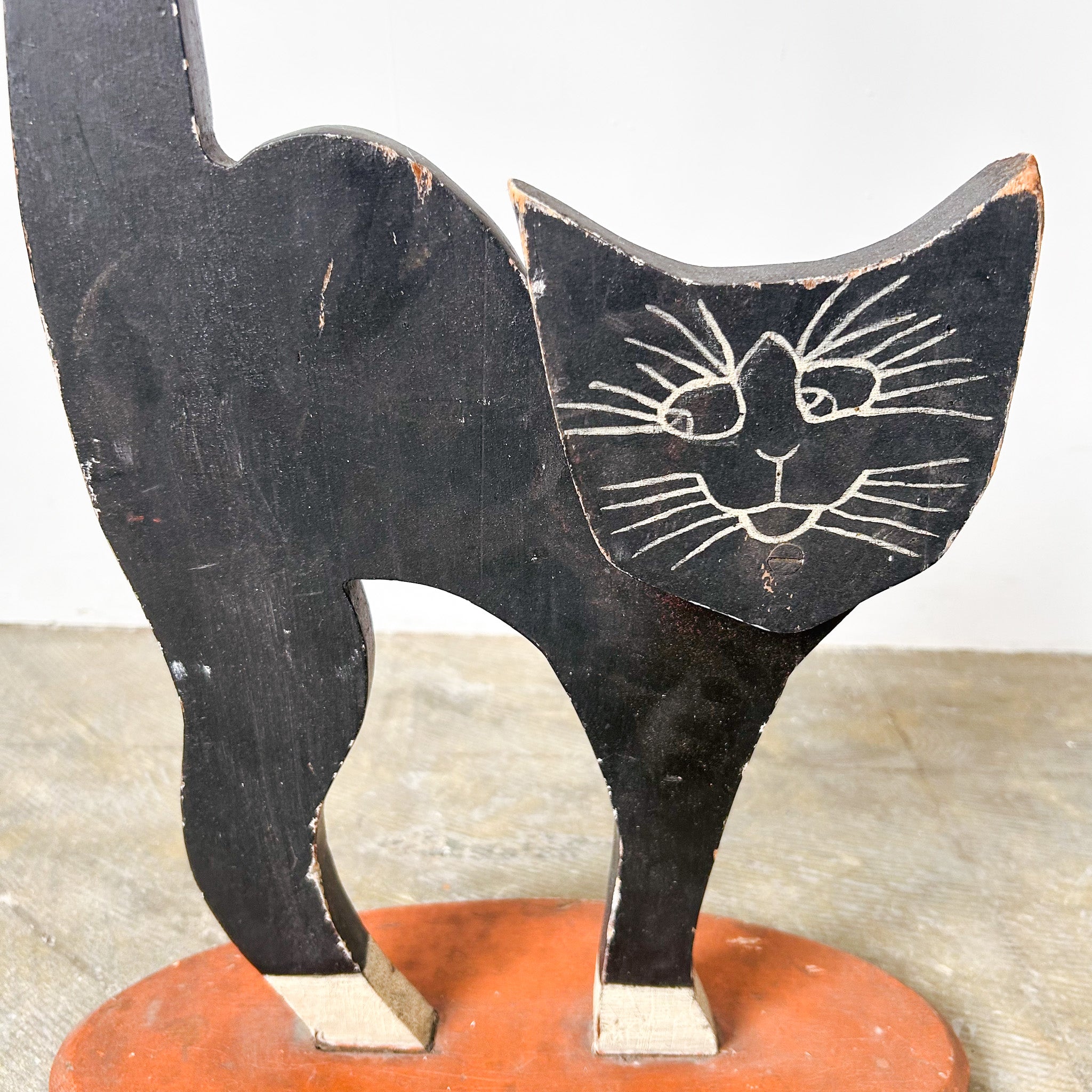 Wooden Cat Stand / 木製猫のスタンド