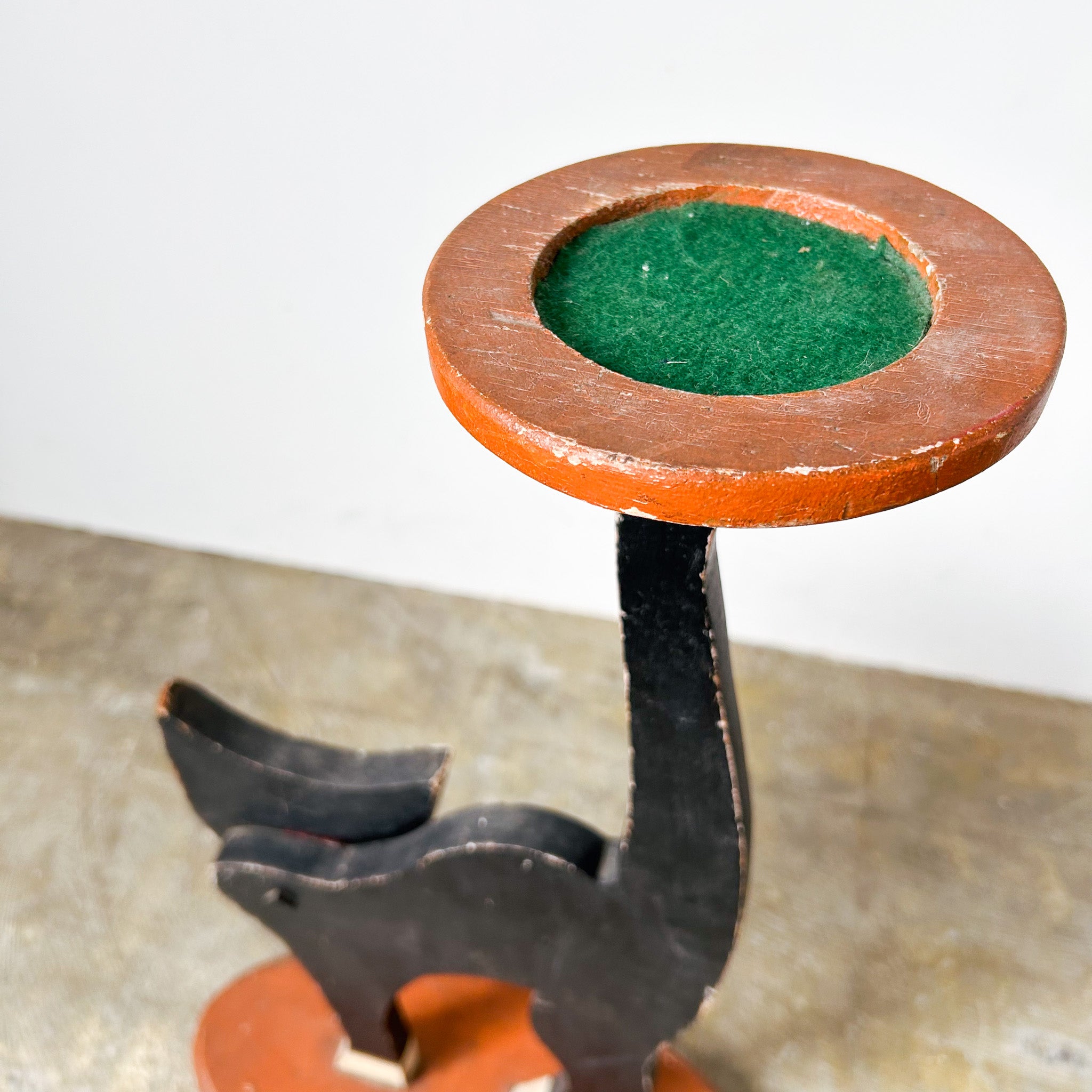 Wooden Cat Stand / 木製猫のスタンド