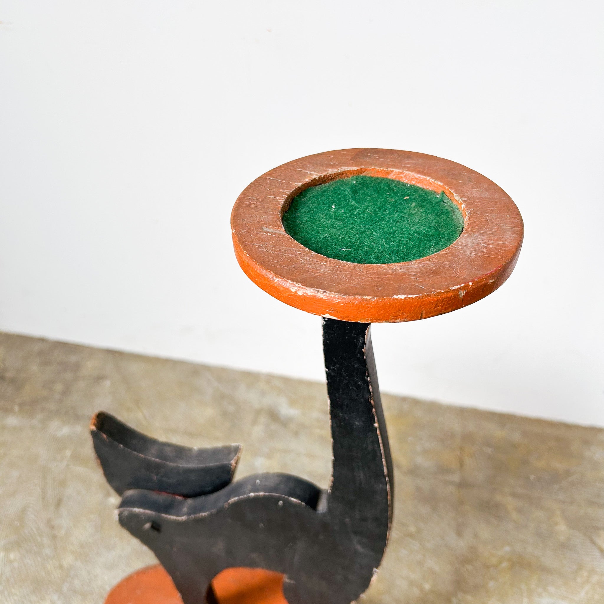 Wooden Cat Stand / 木製猫のスタンド