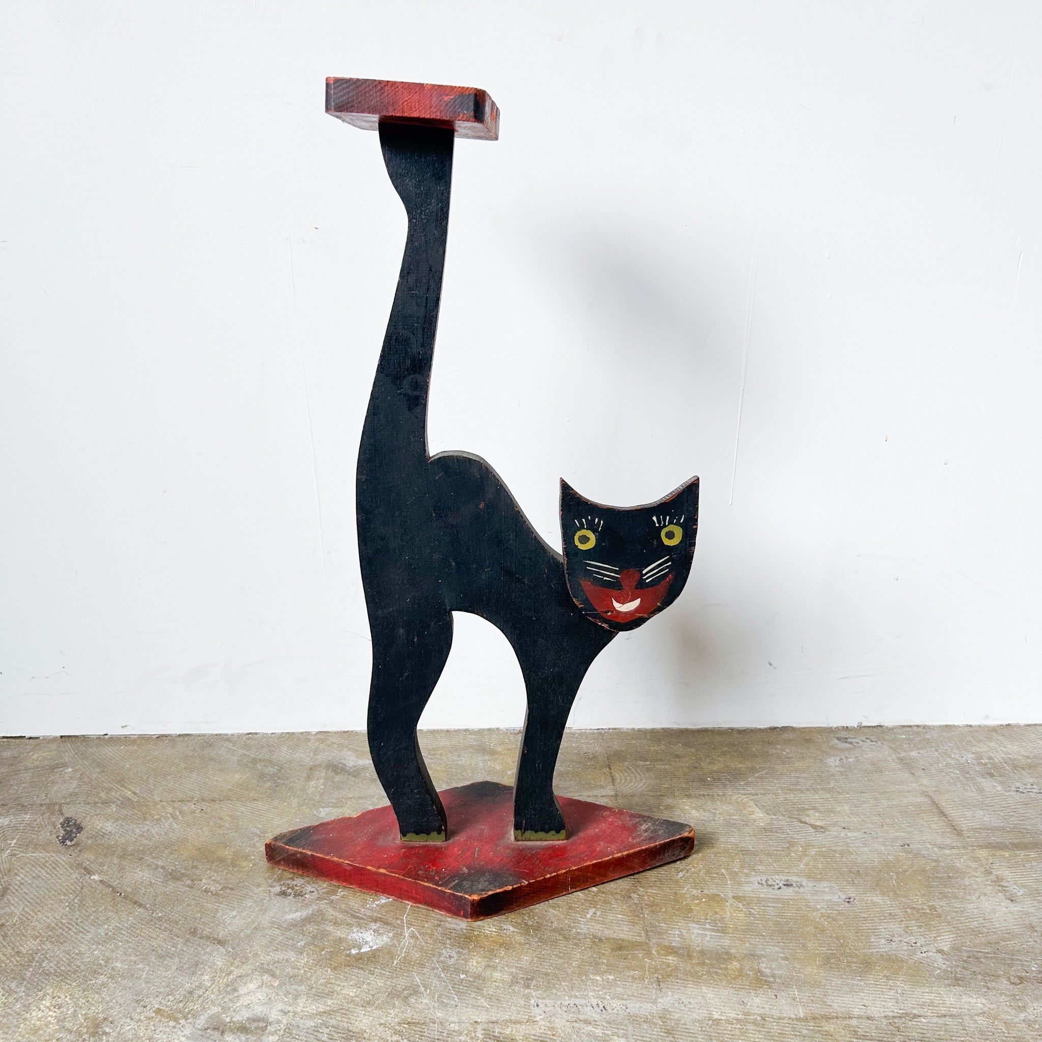 Wooden Cat Stand / 木製猫のスタンド