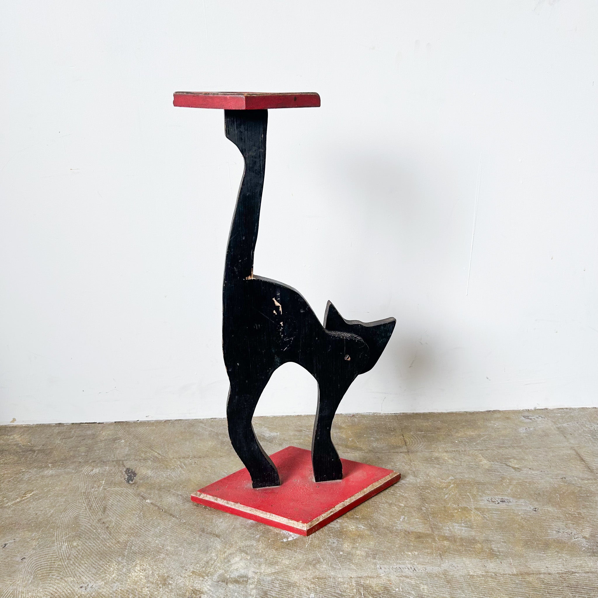 Wooden Cat Stand / 木製猫のスタンド