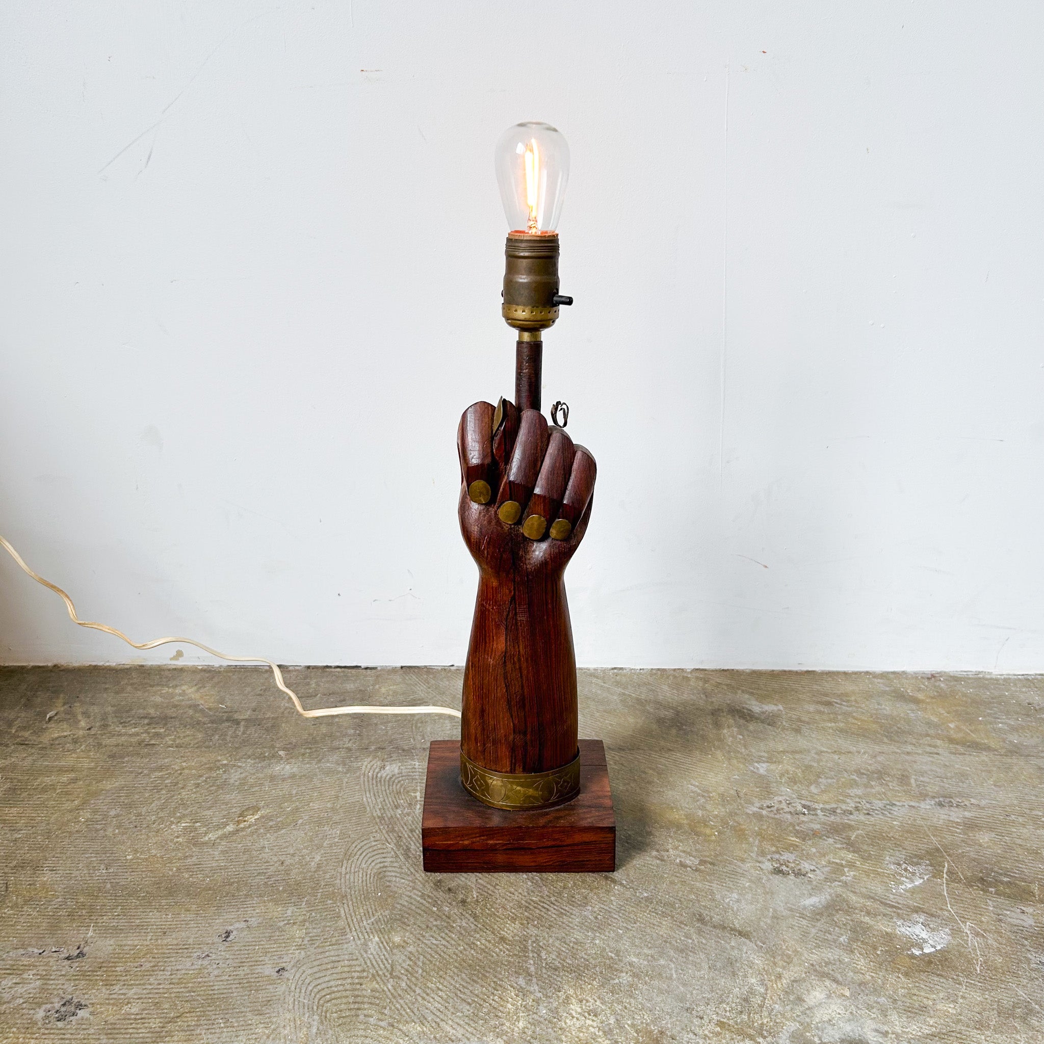 Hand Sign Lamp / ハンドサインのテーブルランプ
