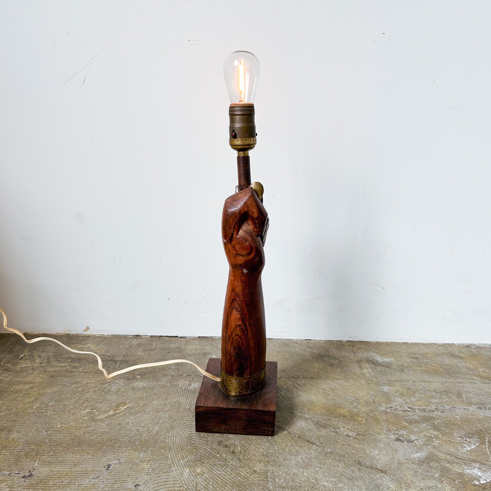 Hand Sign Lamp / ハンドサインのテーブルランプ