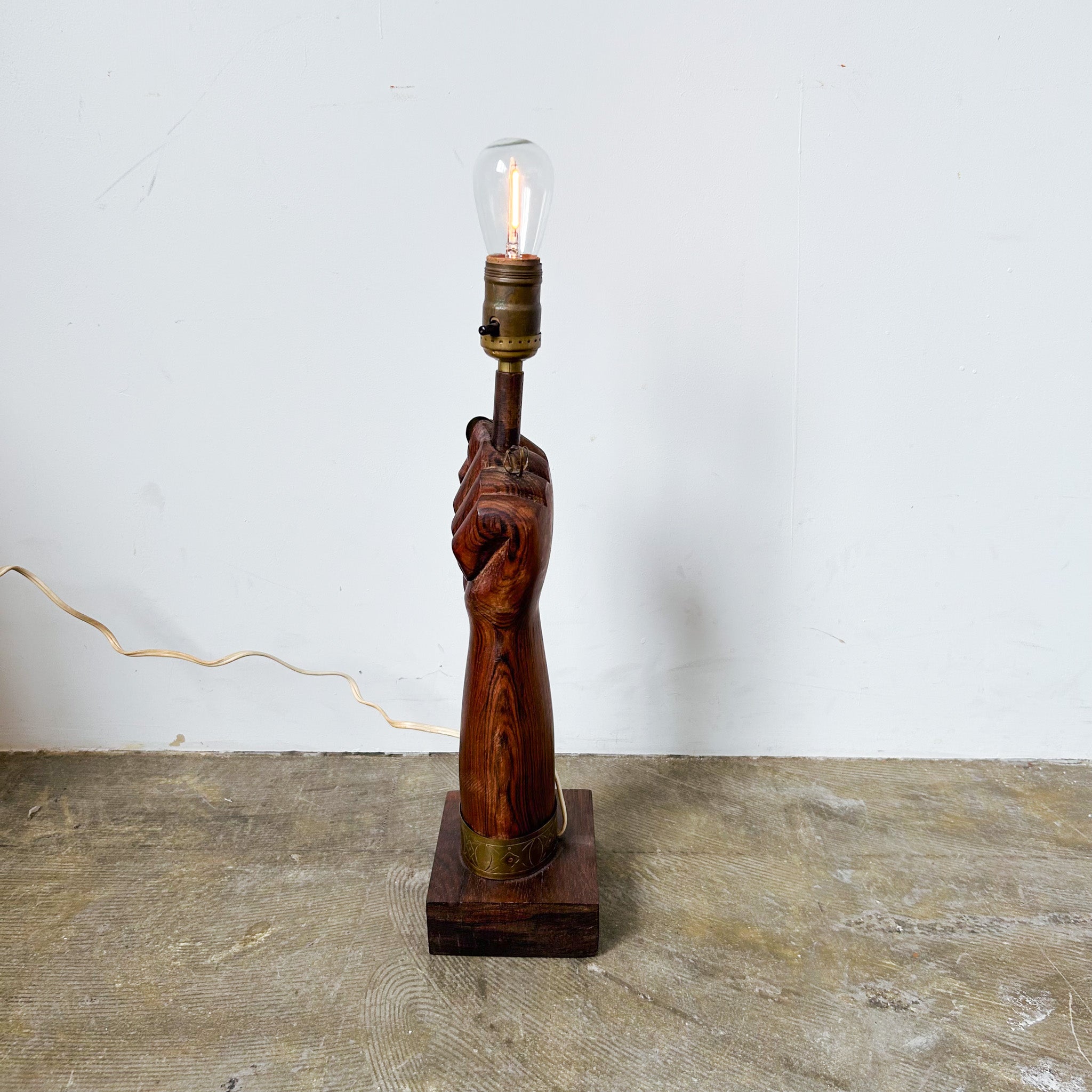 Hand Sign Lamp / ハンドサインのテーブルランプ