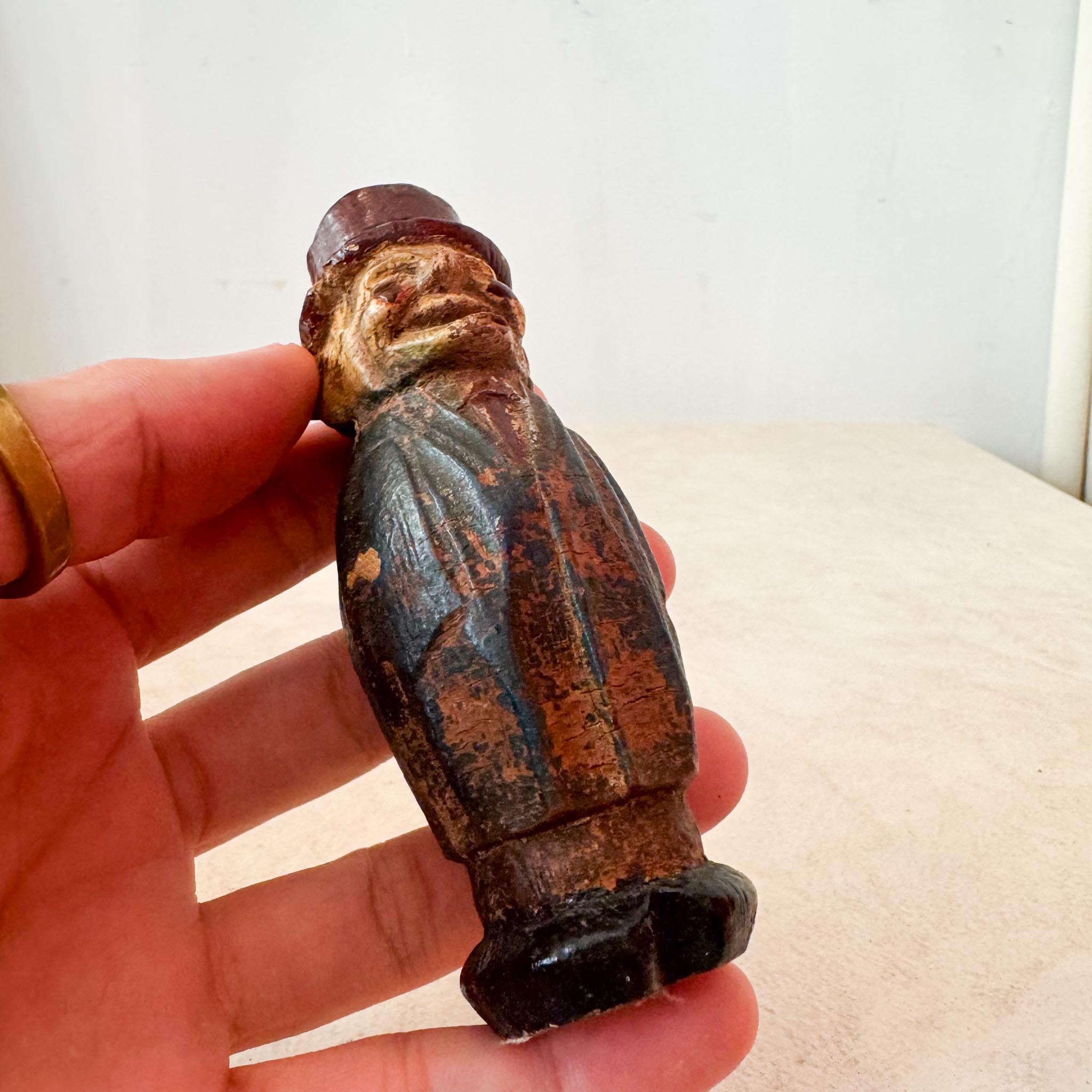 Rwsin Gentleman Figurine /樹脂製紳士のフィギュア