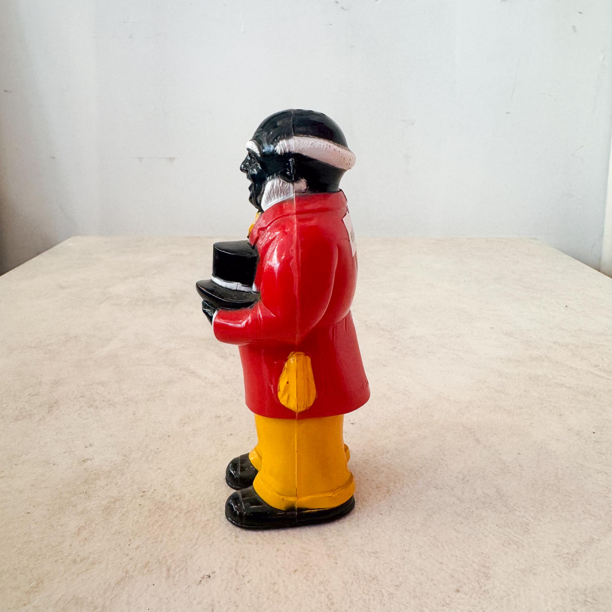 Bell Boy Figurine / ベルボーイの像