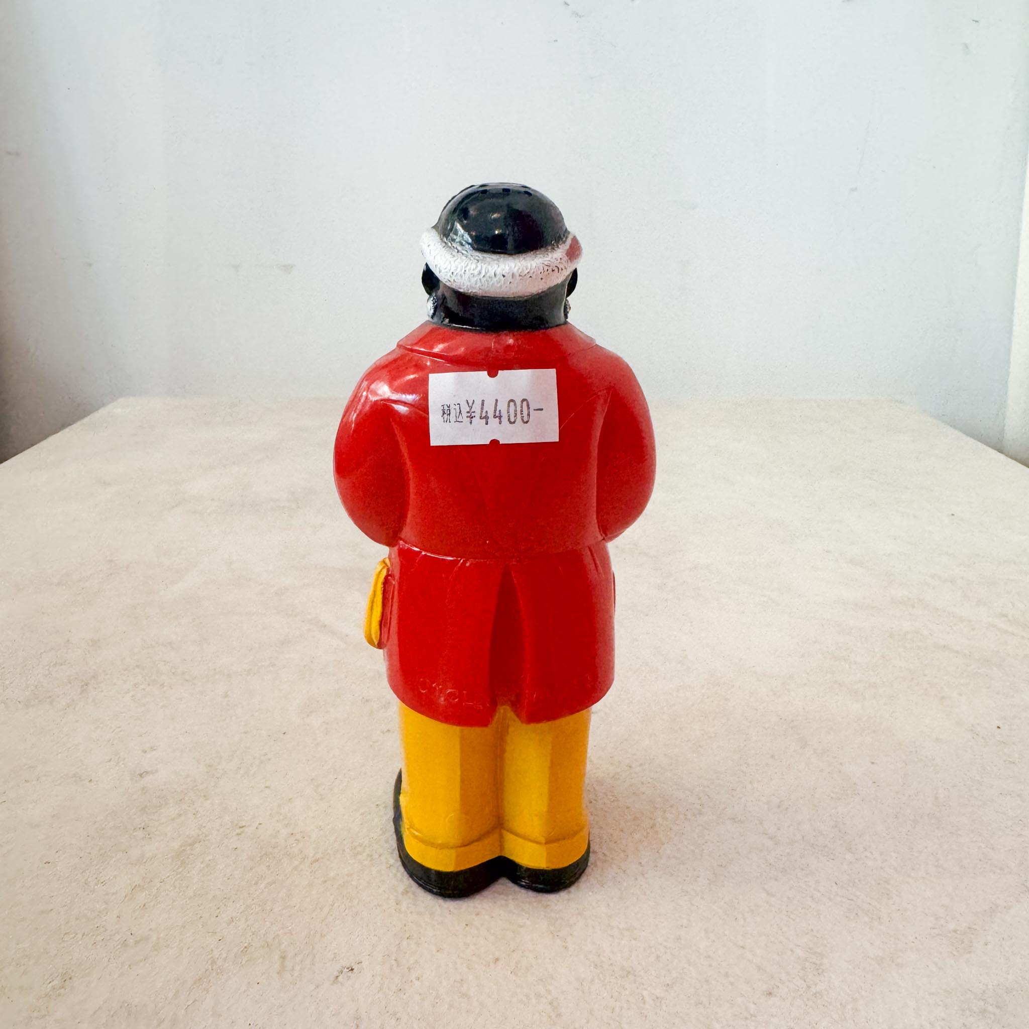 Bell Boy Figurine / ベルボーイの像