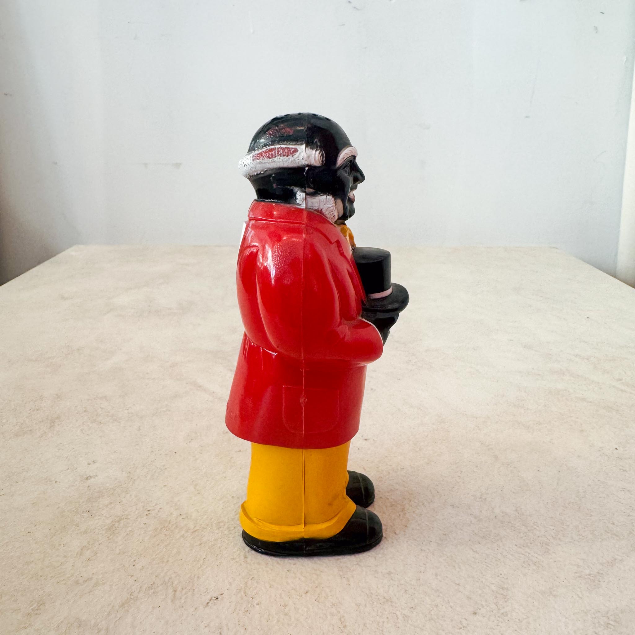 Bell Boy Figurine / ベルボーイの像