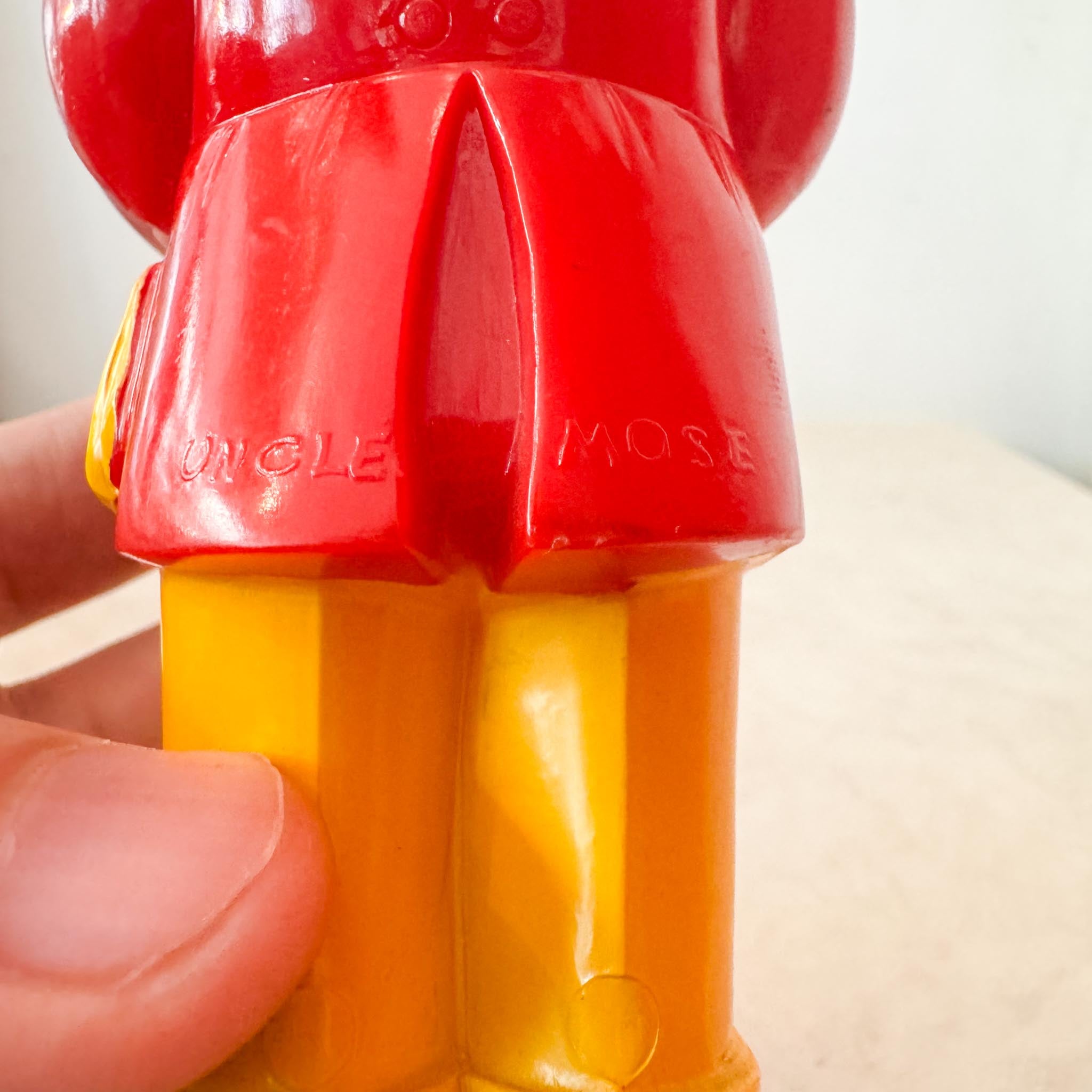 Bell Boy Figurine / ベルボーイの像