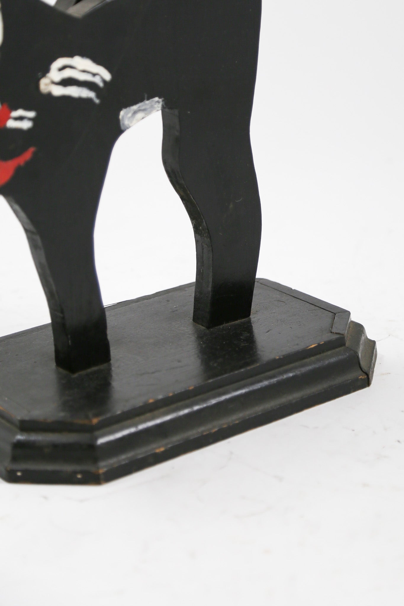 Black Cat Display Stand / 黒猫の木製ディスプレイスタンド – STORE