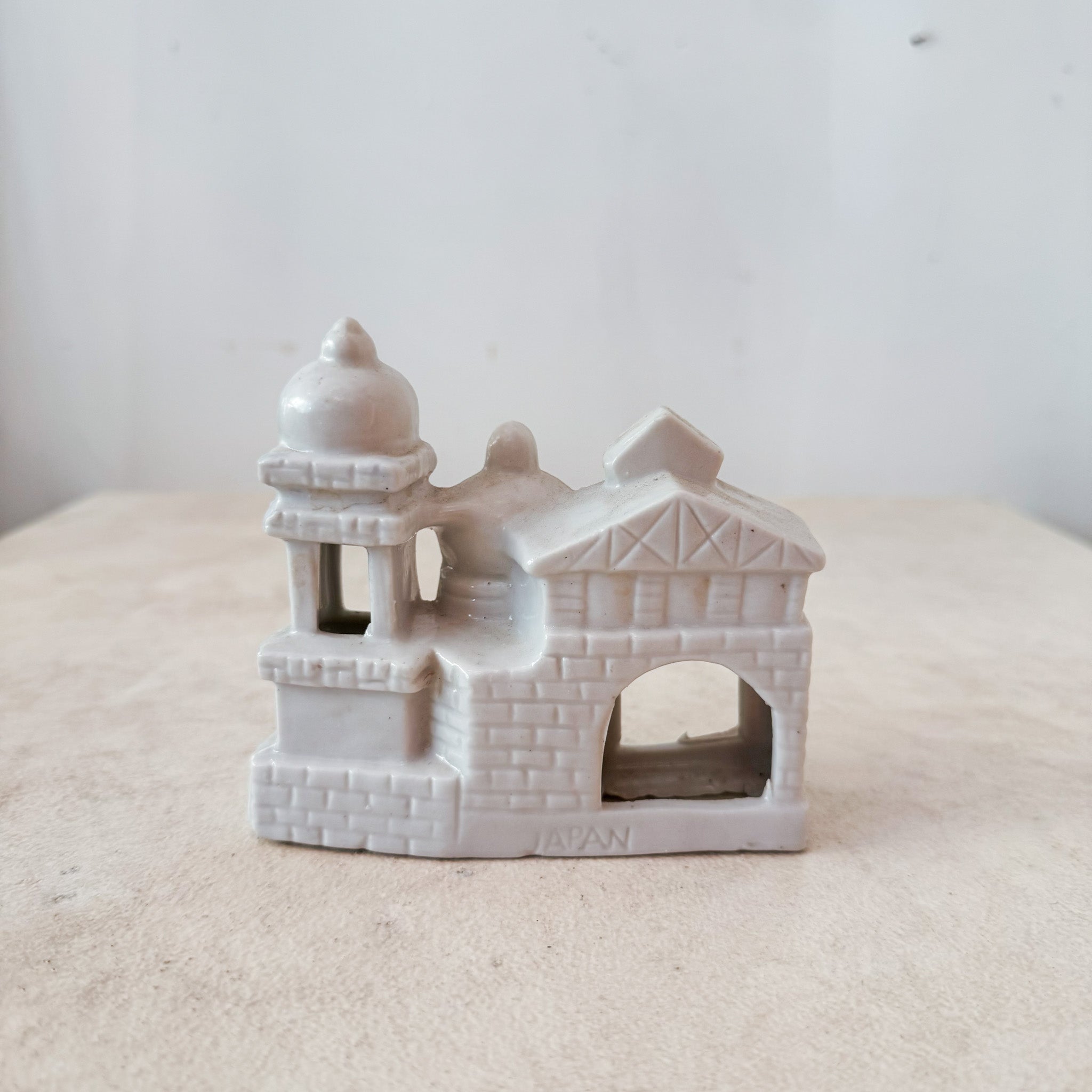 Ceramic Castle Figurine / セラミックお城のオブジェ