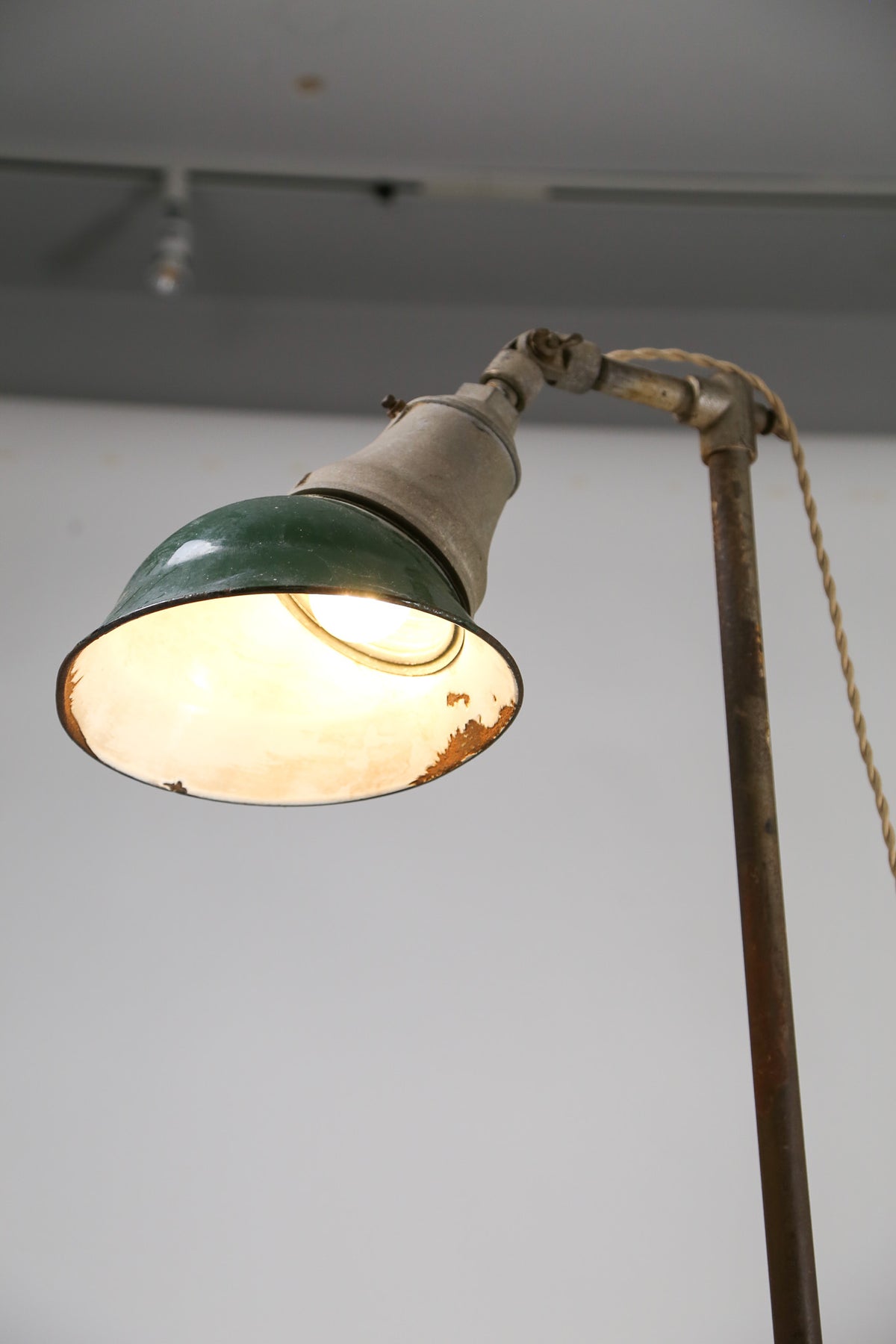 Vintage Industrial Floor Lamp / ヴィンテージ インダストリアル フロアランプ