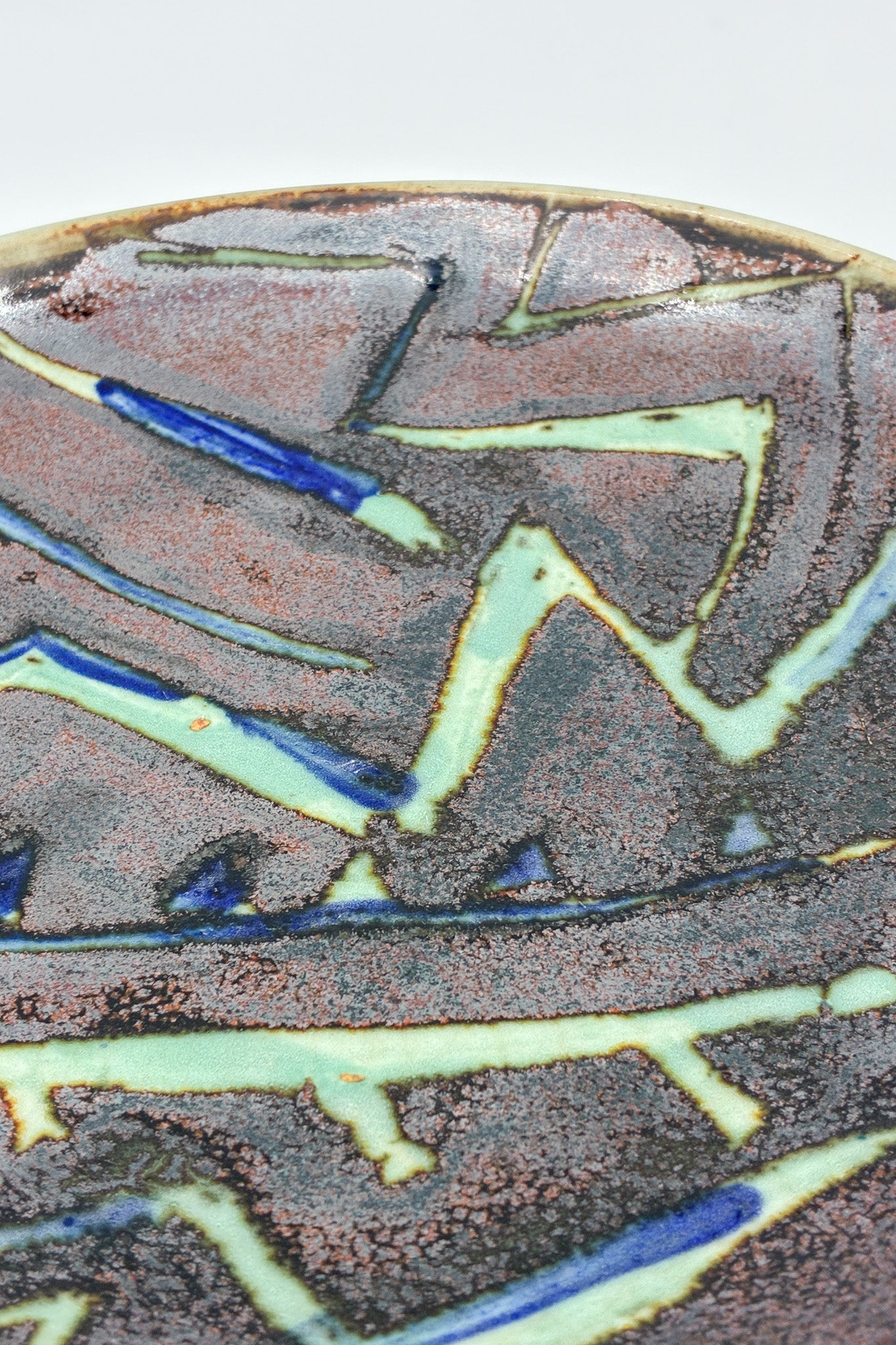 Geometric Thunderbolt Pattern Plate / カミナリのような模様の皿