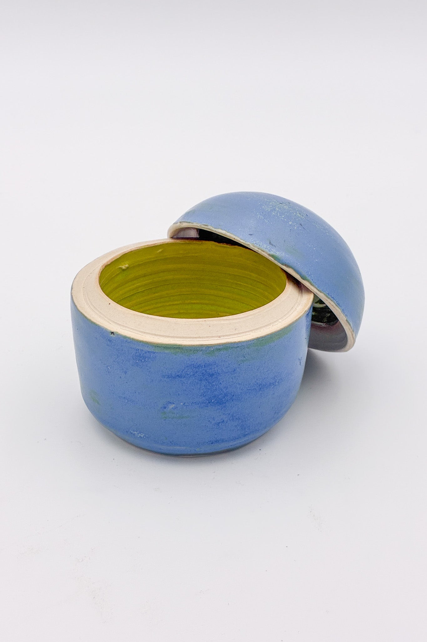 Light Blue Lidded Container / 水色 フタ付き容器