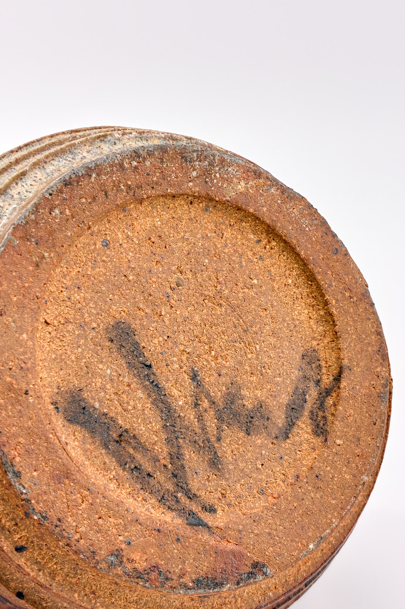 Small Pottery Vase with Spiral Texture / スパイラルテクスチャー 陶器製 小型ベース