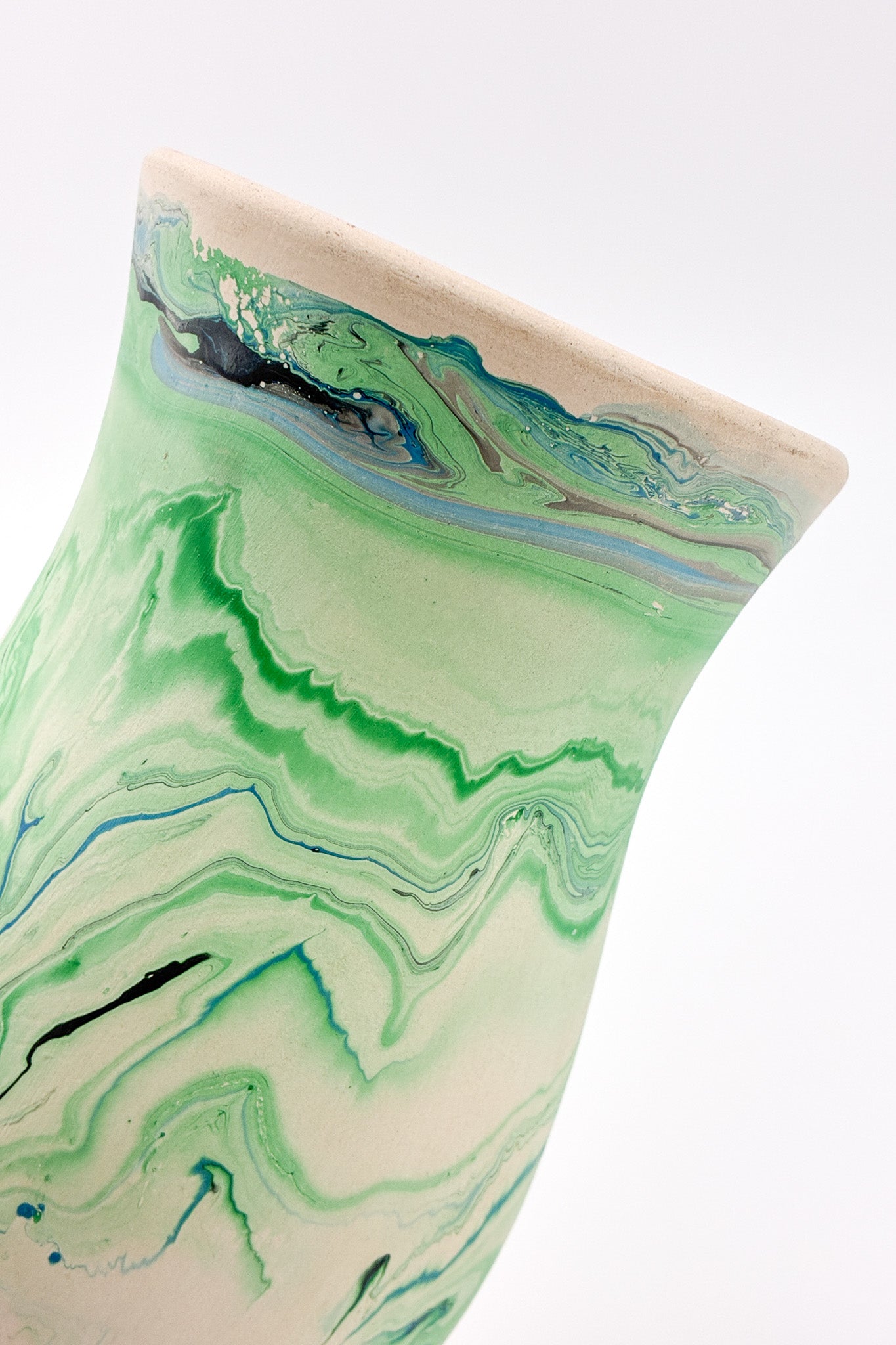 Nemadji Flower Vase Green / ネマジ 花器 グリーン