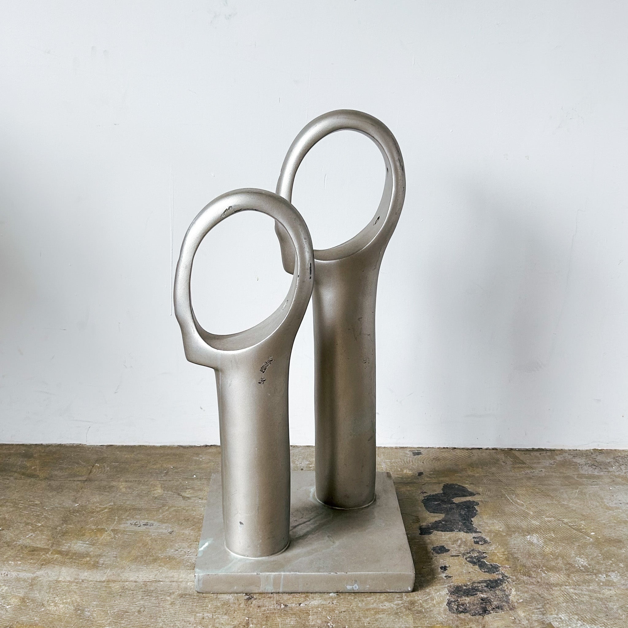 Twin-Face Sculpture / ２つの顔のオブジェ