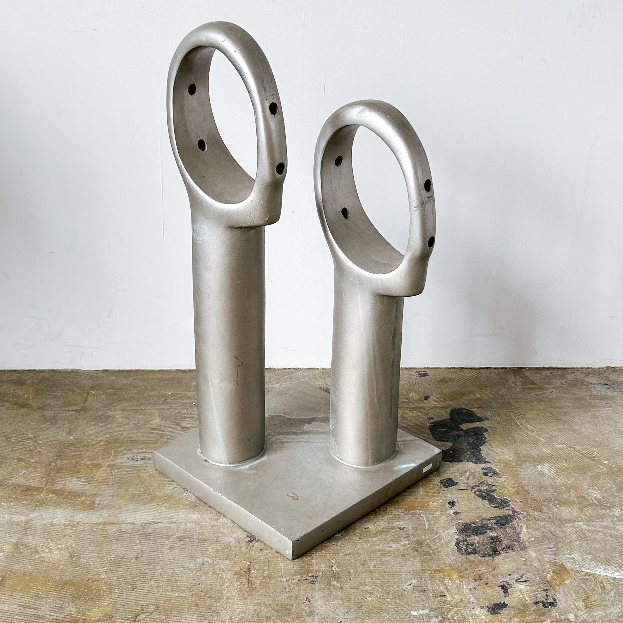Twin-Face Sculpture / ２つの顔のオブジェ