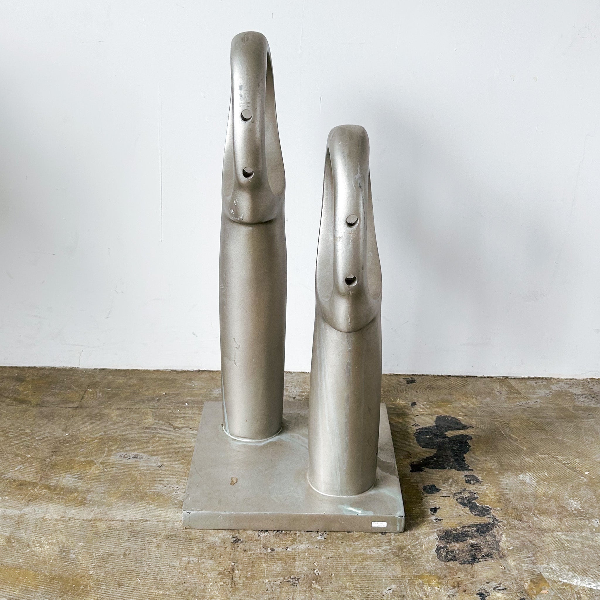 Twin-Face Sculpture / ２つの顔のオブジェ