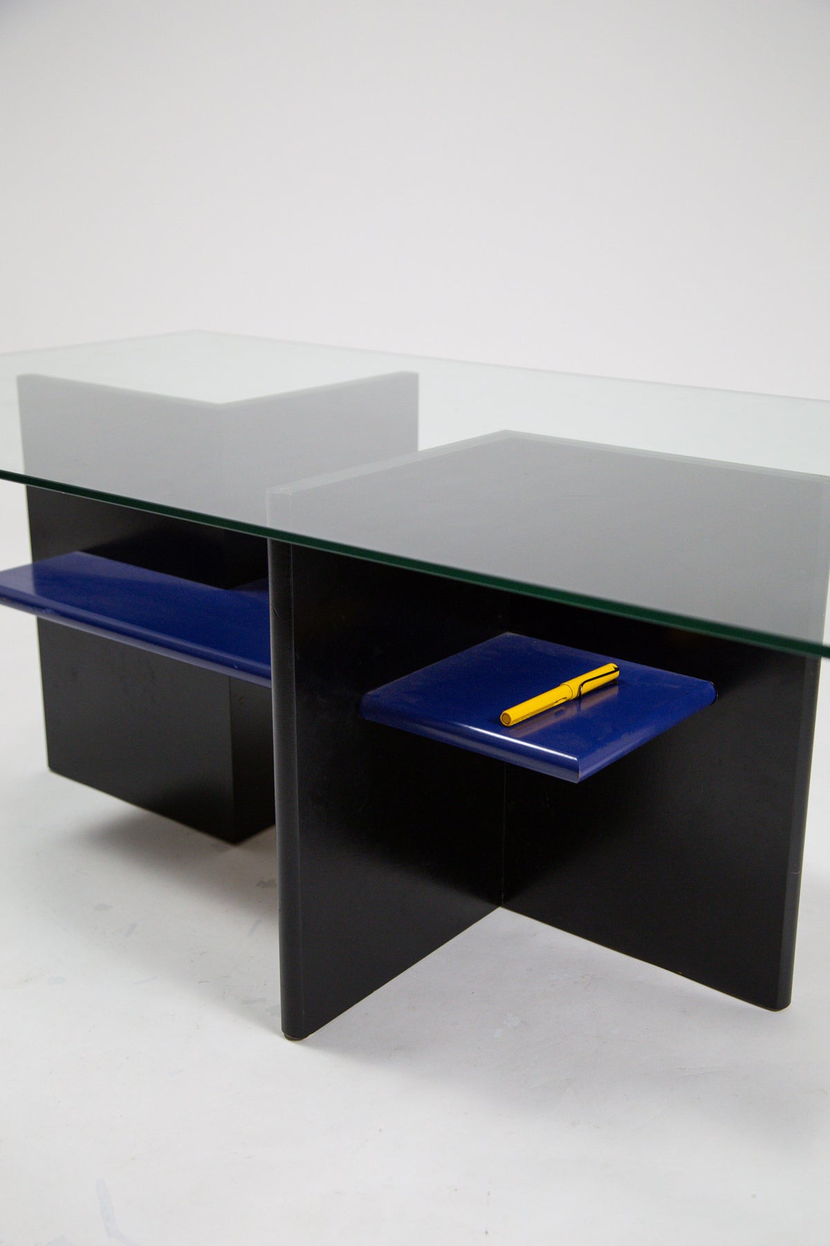 Postmodern Glass Top Low Table / ポストモダン ガラス天板 ローテーブル