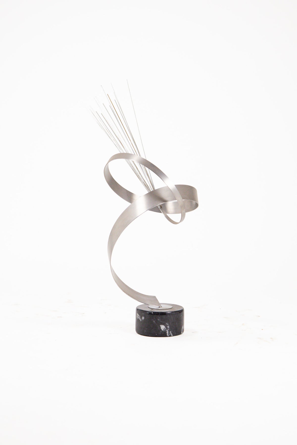 Kinetic Metal & Marble Sculpture / メタル＆マーブル 彫刻オブジェ