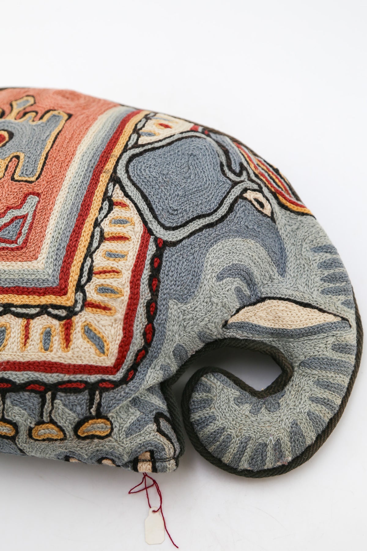 Elephant Chain Stitch Cushion / ゾウ刺繍クッション