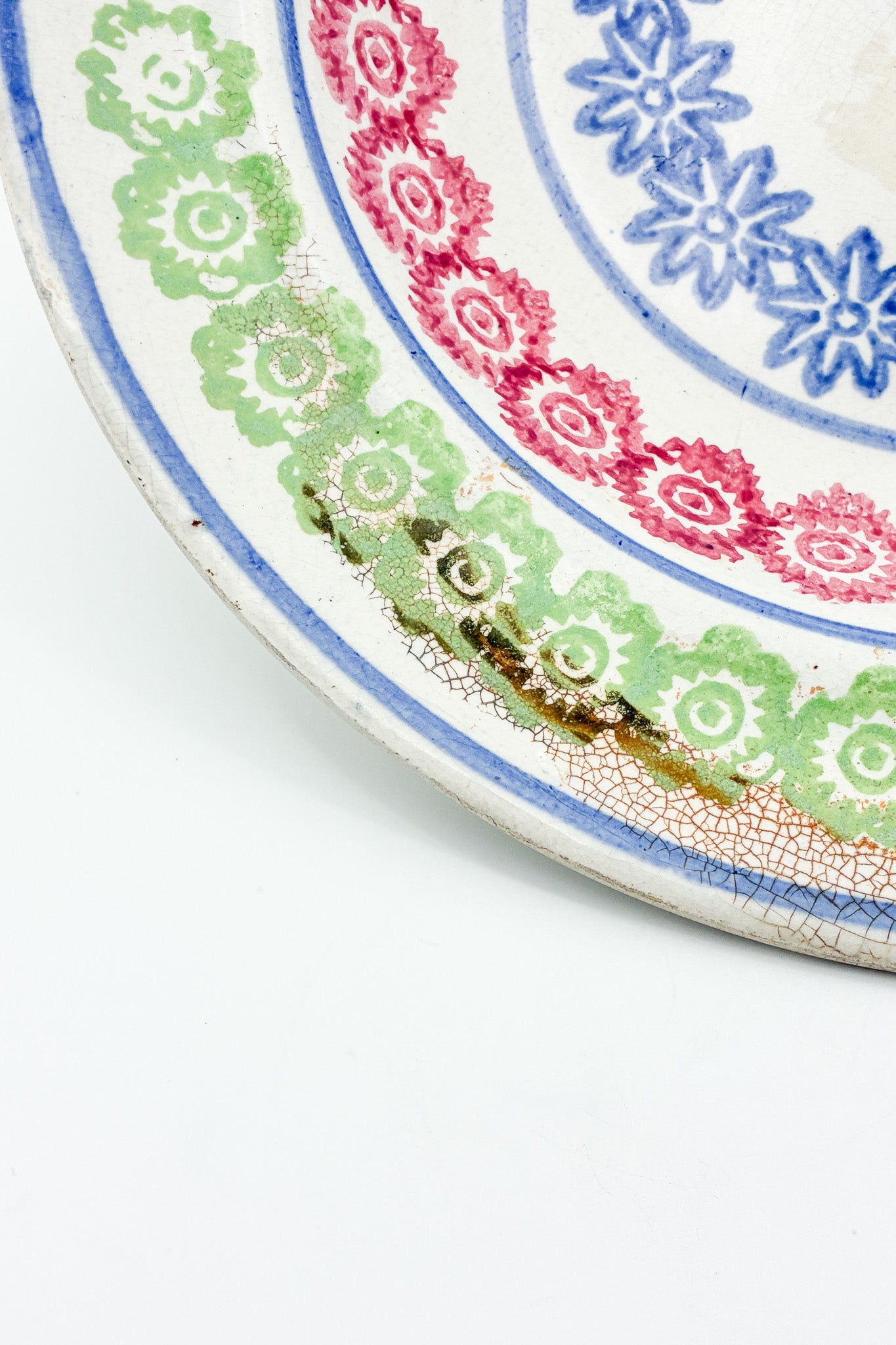 Pictorial Ceramic Plate (Flower Pattern) / 陶器 絵皿 (花柄)