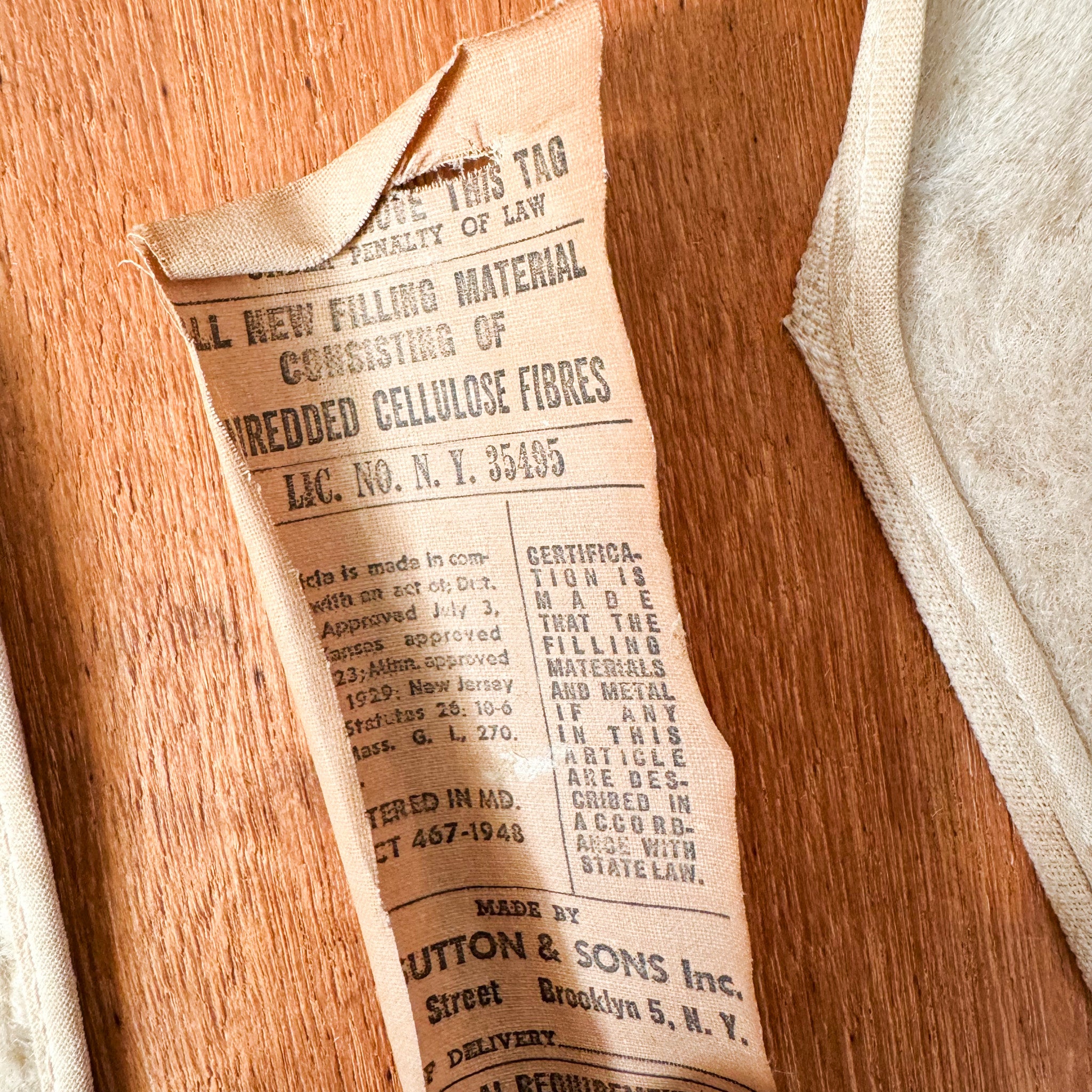 Lamb Stand / 子羊のスタンド