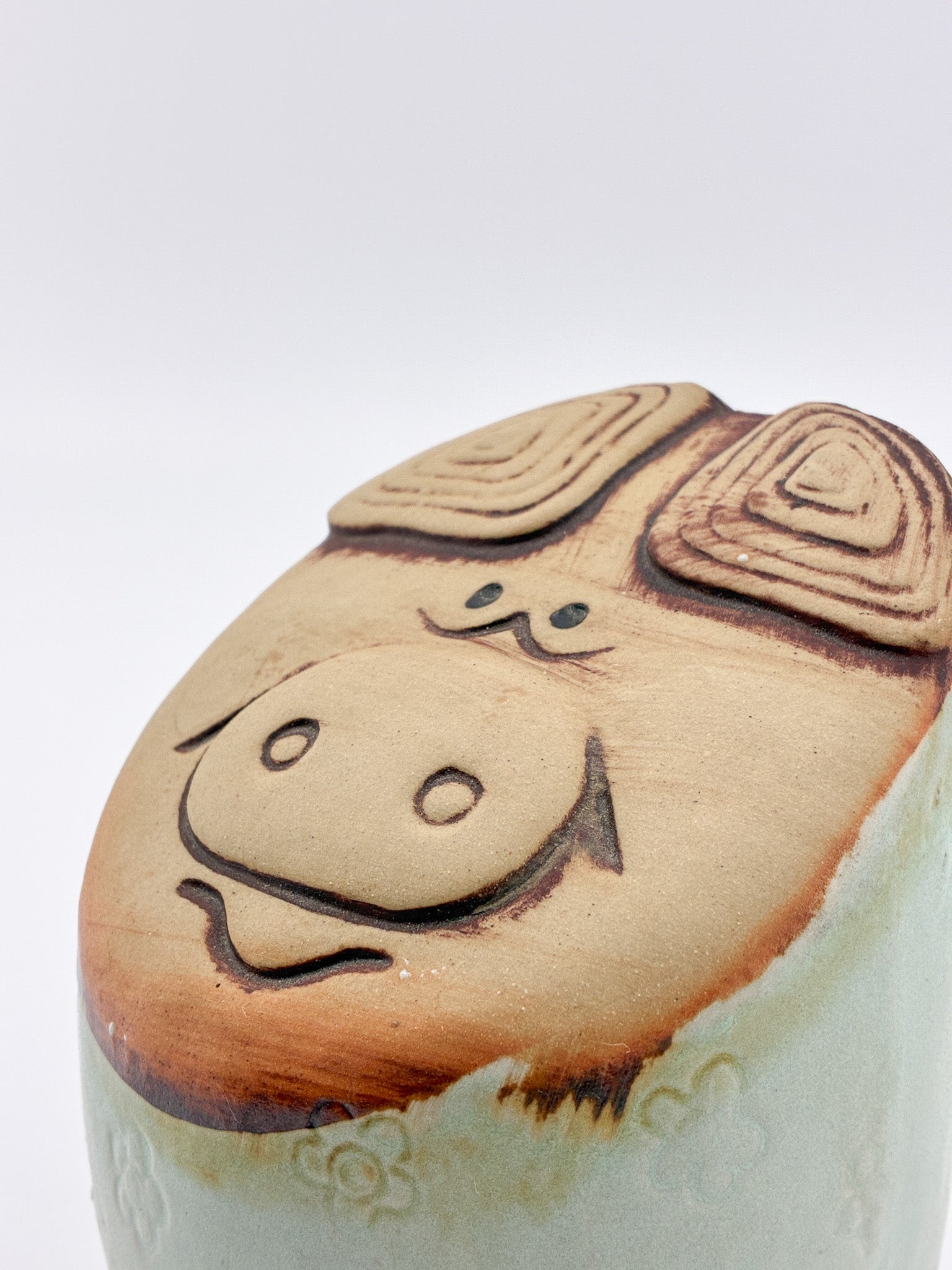 Ceramic Piggy Bank / 陶器 ぶたの貯金箱