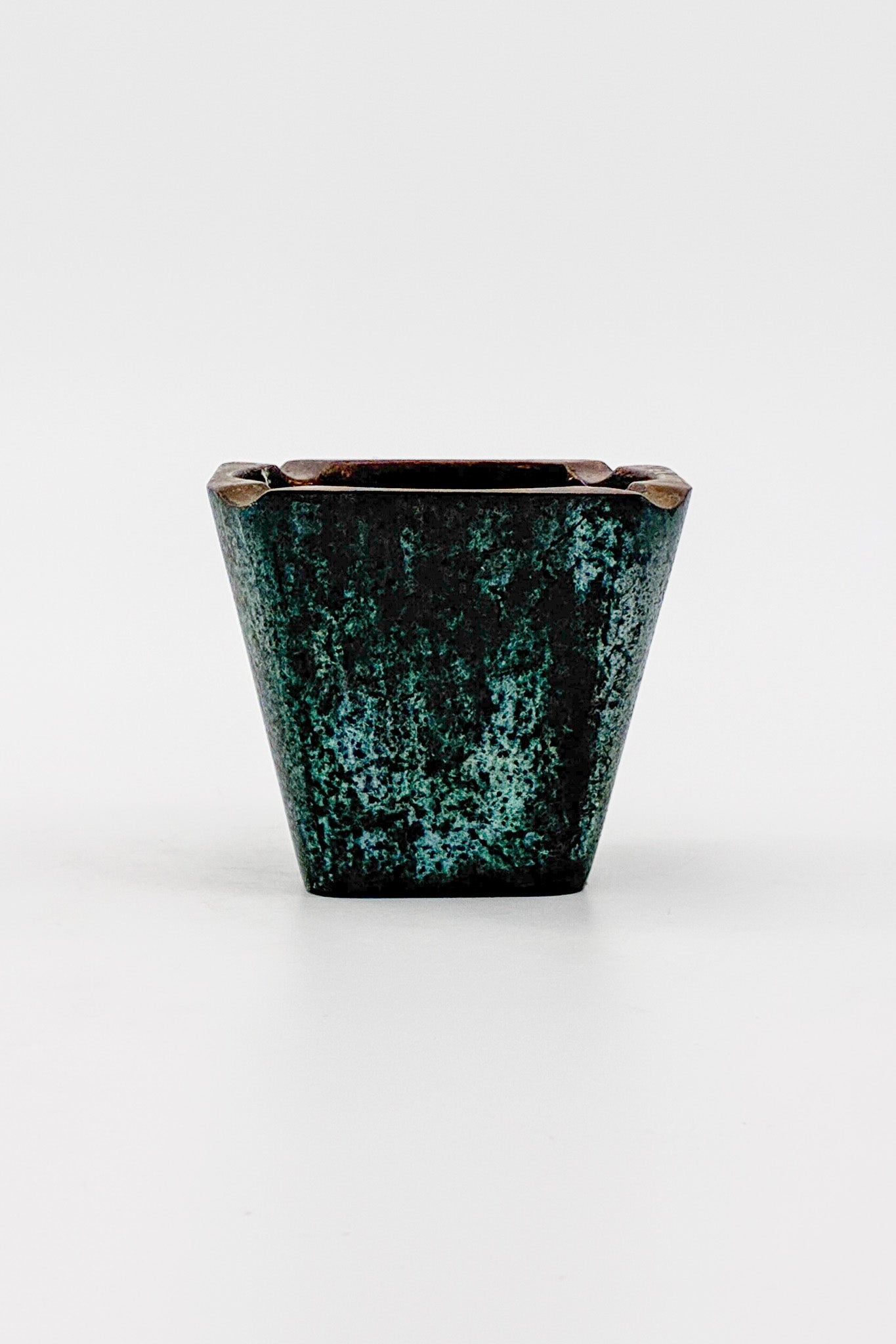 Cast Iron Ashtray with Bell Logo / 鋳鉄製灰皿