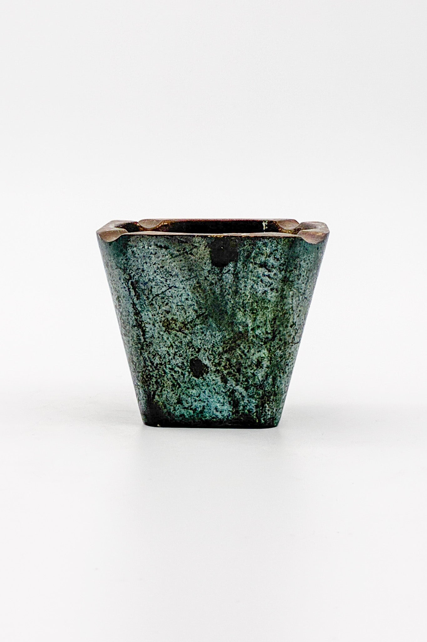 Cast Iron Ashtray with Bell Logo / 鋳鉄製灰皿