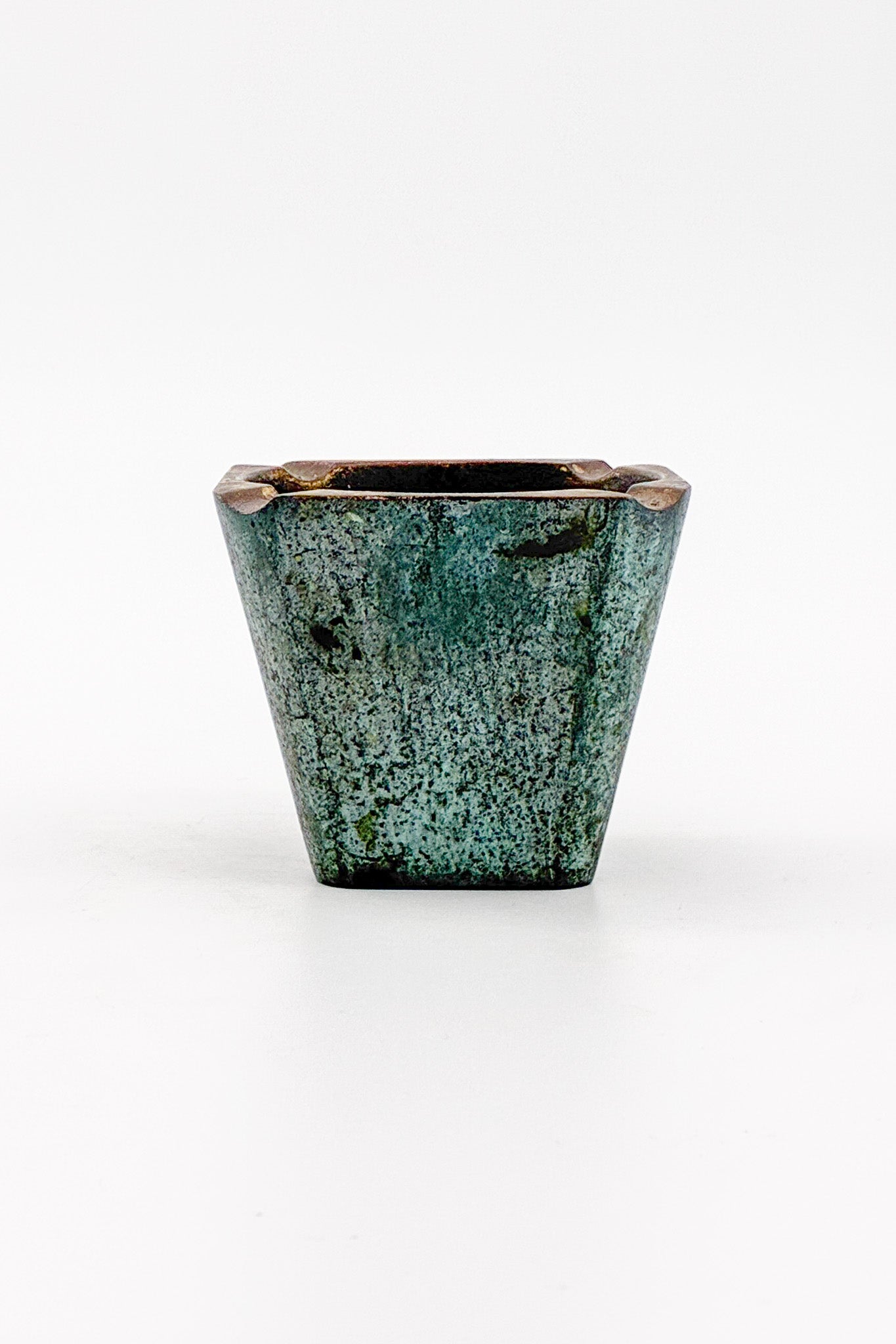 Cast Iron Ashtray with Bell Logo / 鋳鉄製灰皿