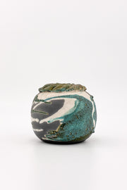 Small Ceramic Vessel with Textured Surface / 小さな装飾陶器