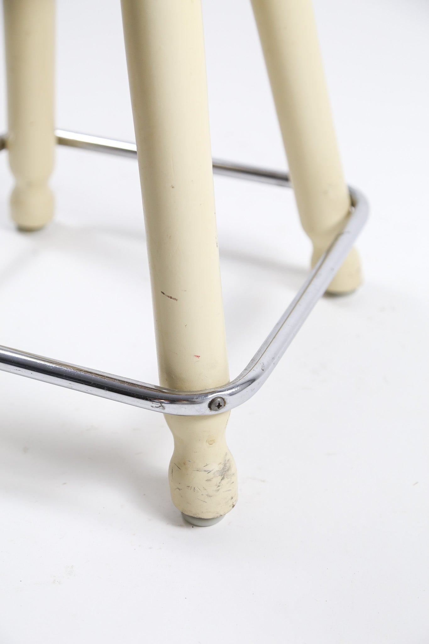 Vintage Round Stool with Chrome Footrest / ヴィンテージ ラウンドスツール