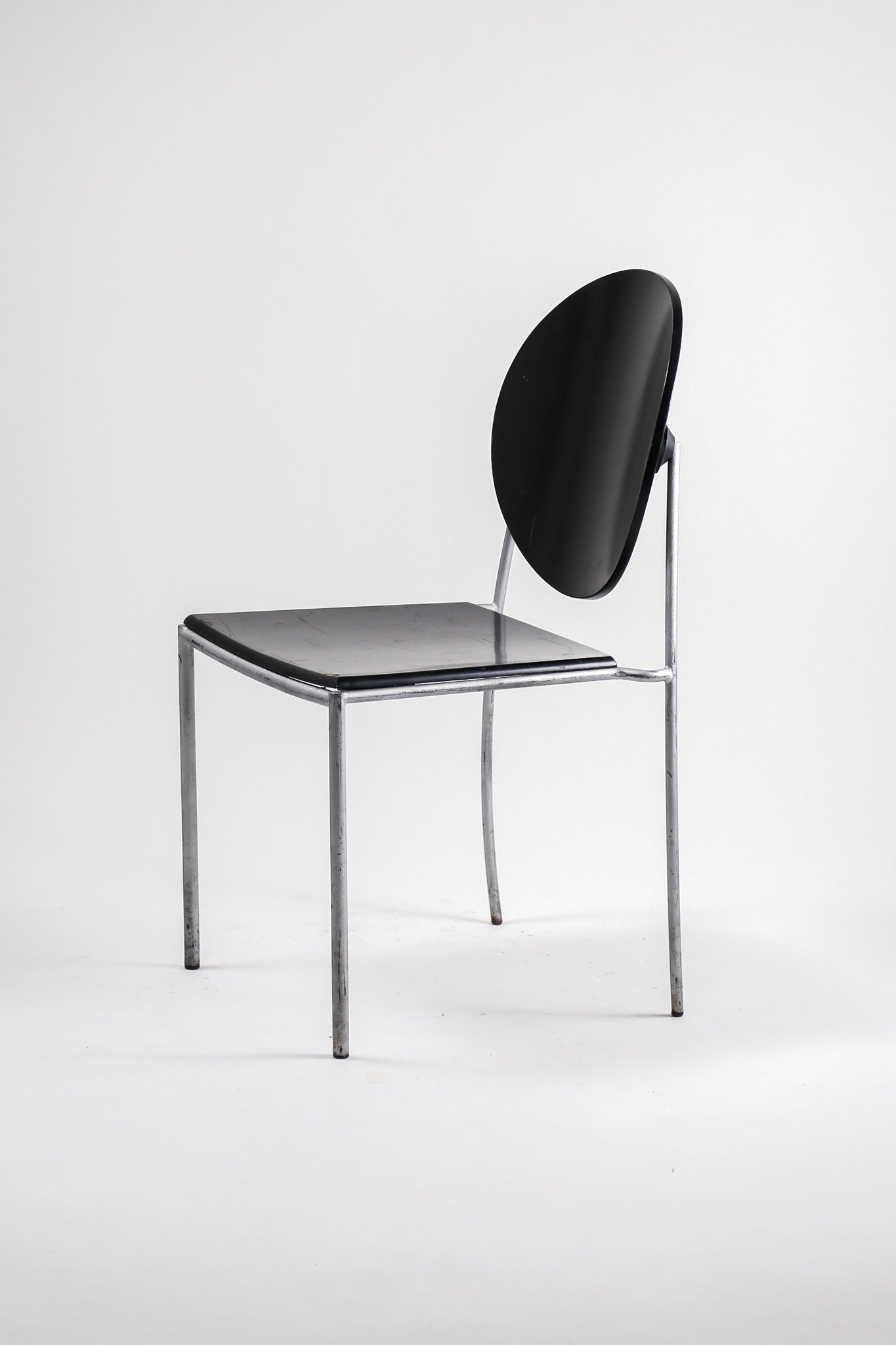 "Vik-Ter 1 Dining Chair" by Dakota Jackson / "ヴィクター 1" ダイニングチェア