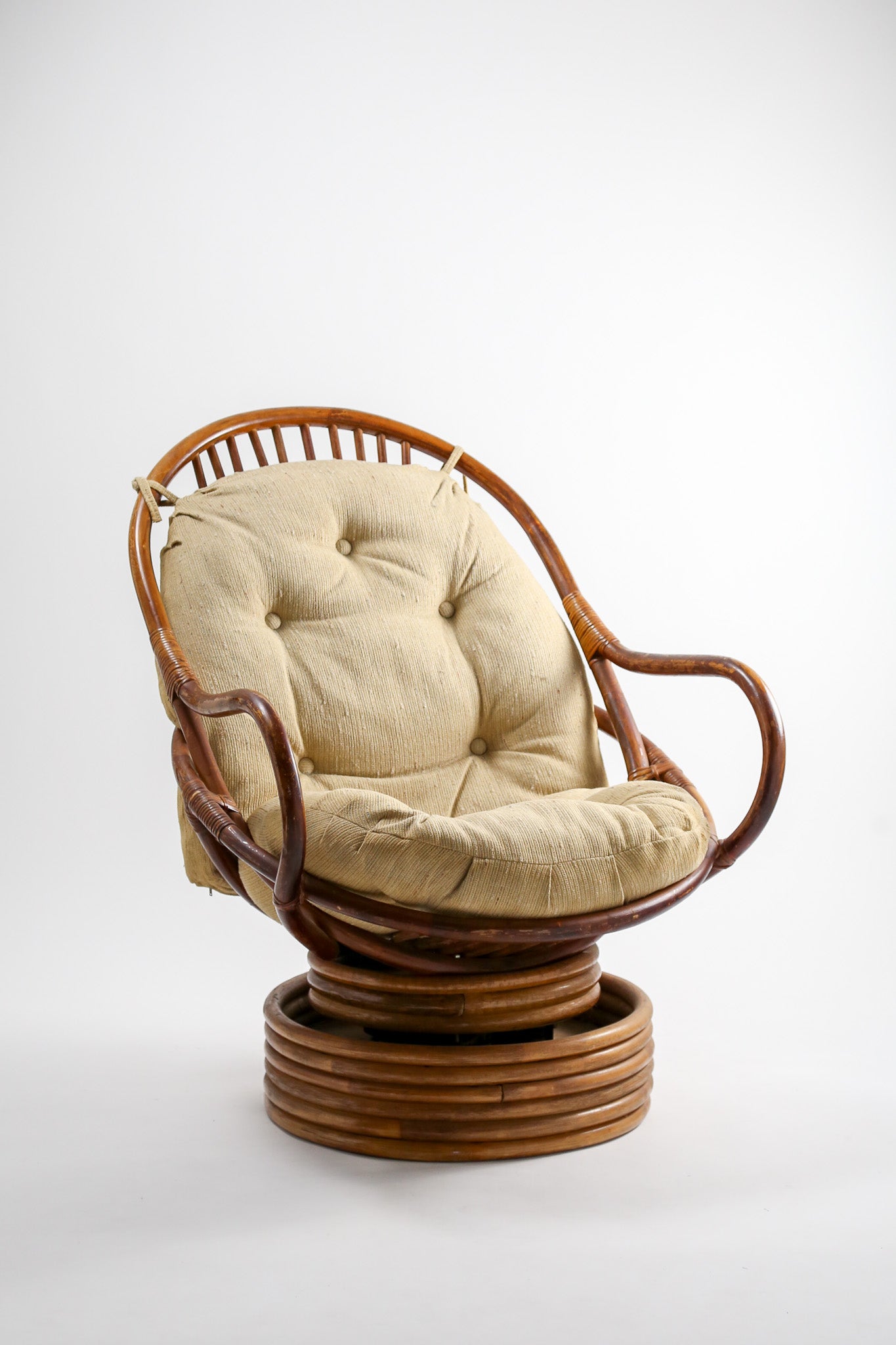 Vintage Rattan Swivel Lounge Chair / ヴィンテージ ラタン スウィーベル ラウンジチェア