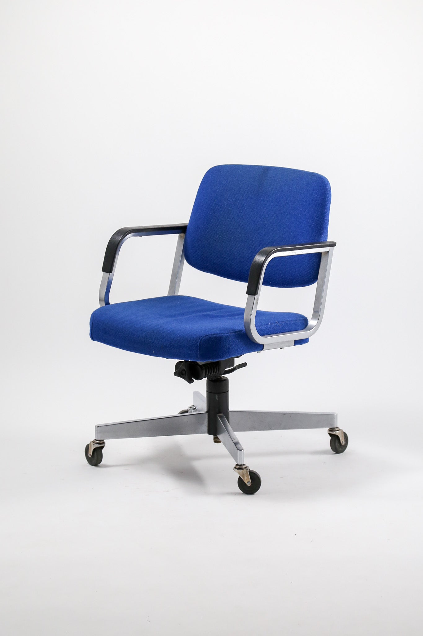ヴィンテージ　青い木製　デスクチェア Vintage Desk Chair / ヴィンテージ デスクチェア – STORE IN FACTORY