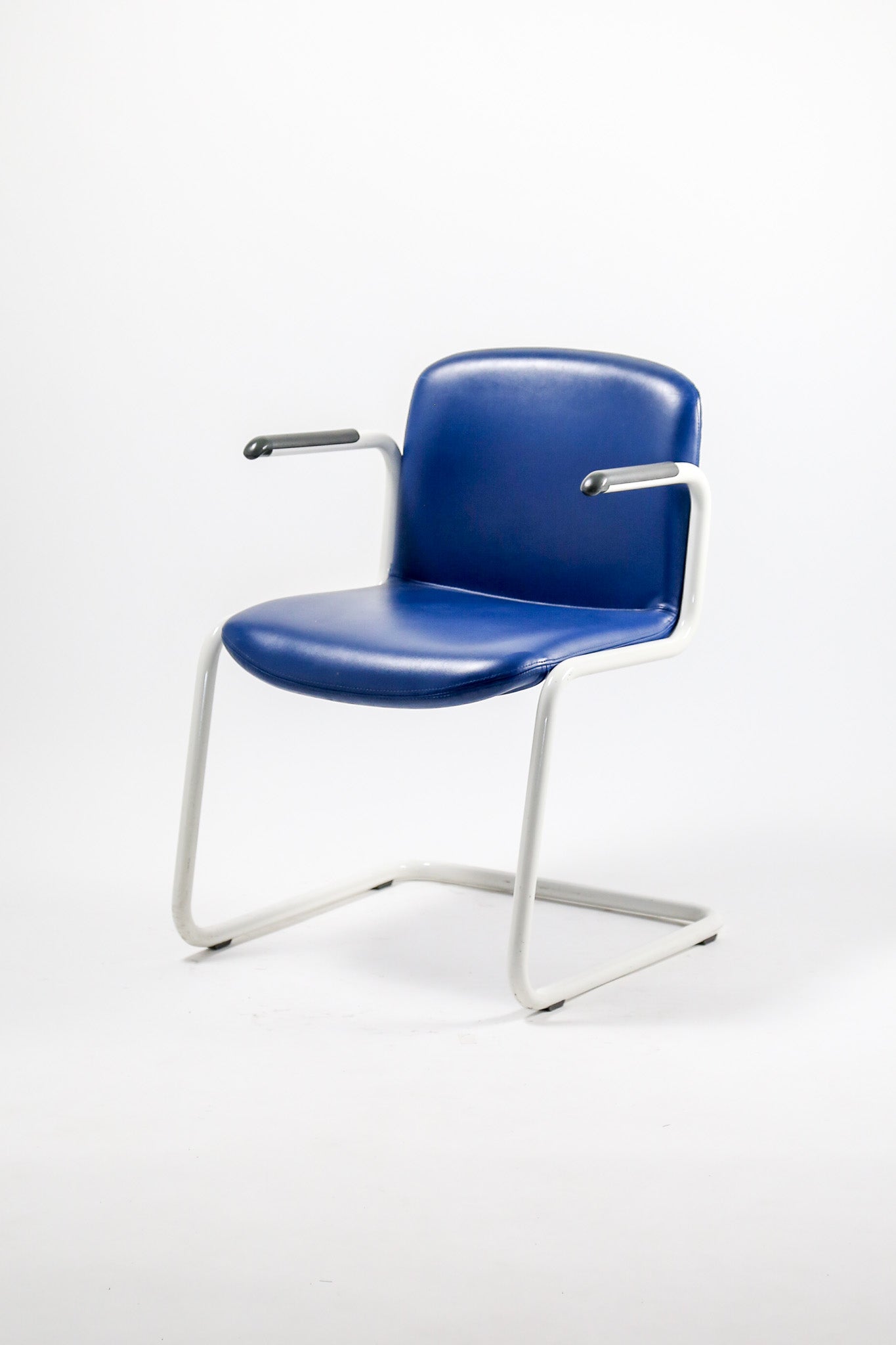 Kinetics Cantilever Armchair / Kinetics社 カンチレバー アームチェア