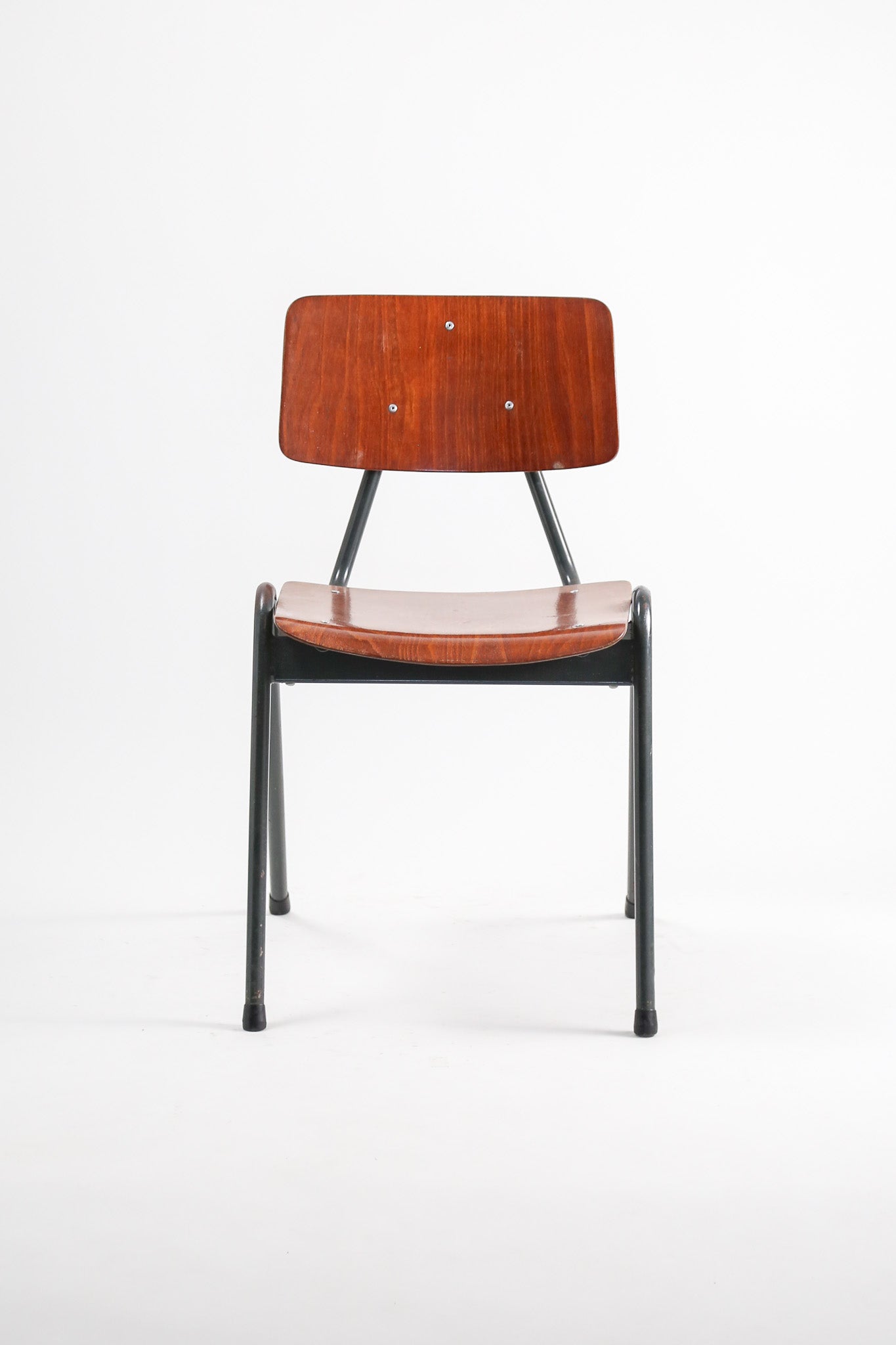 Pagholz Stacking Chair / パグホルツ スタッキングチェア