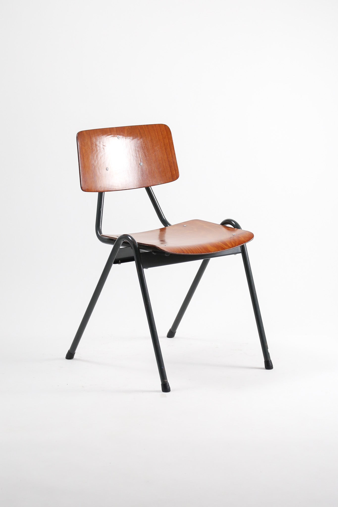 Pagholz Stacking Chair / パグホルツ スタッキングチェア