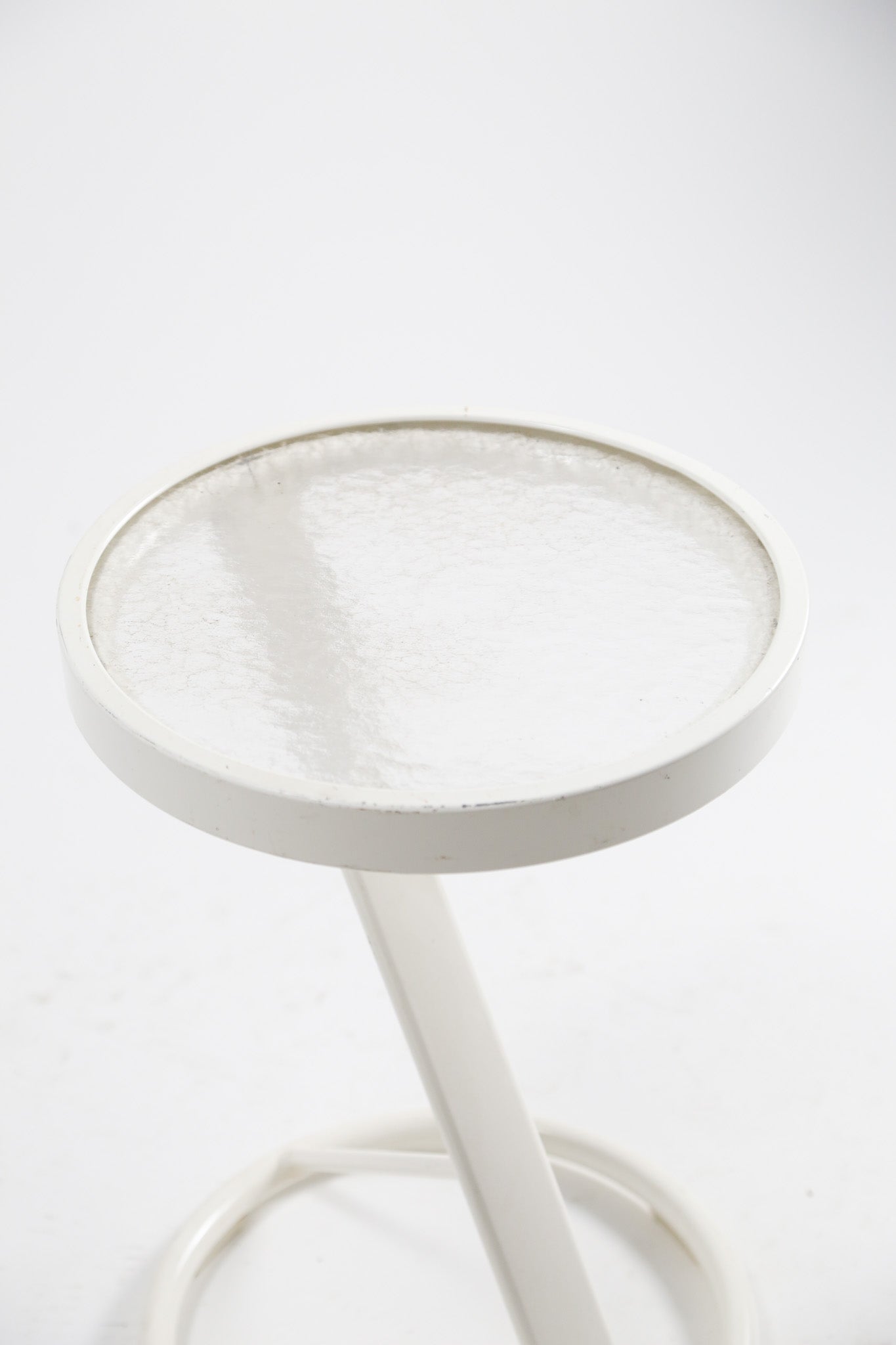 Z-Shape  Round Tea Table Acrylic by Tropitone / Z型 トロピトンティーテーブル