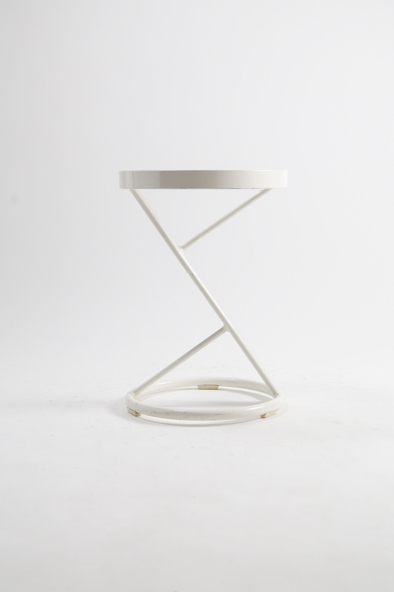 Z-Shape  Round Tea Table Acrylic by Tropitone / Z型 トロピトンティーテーブル