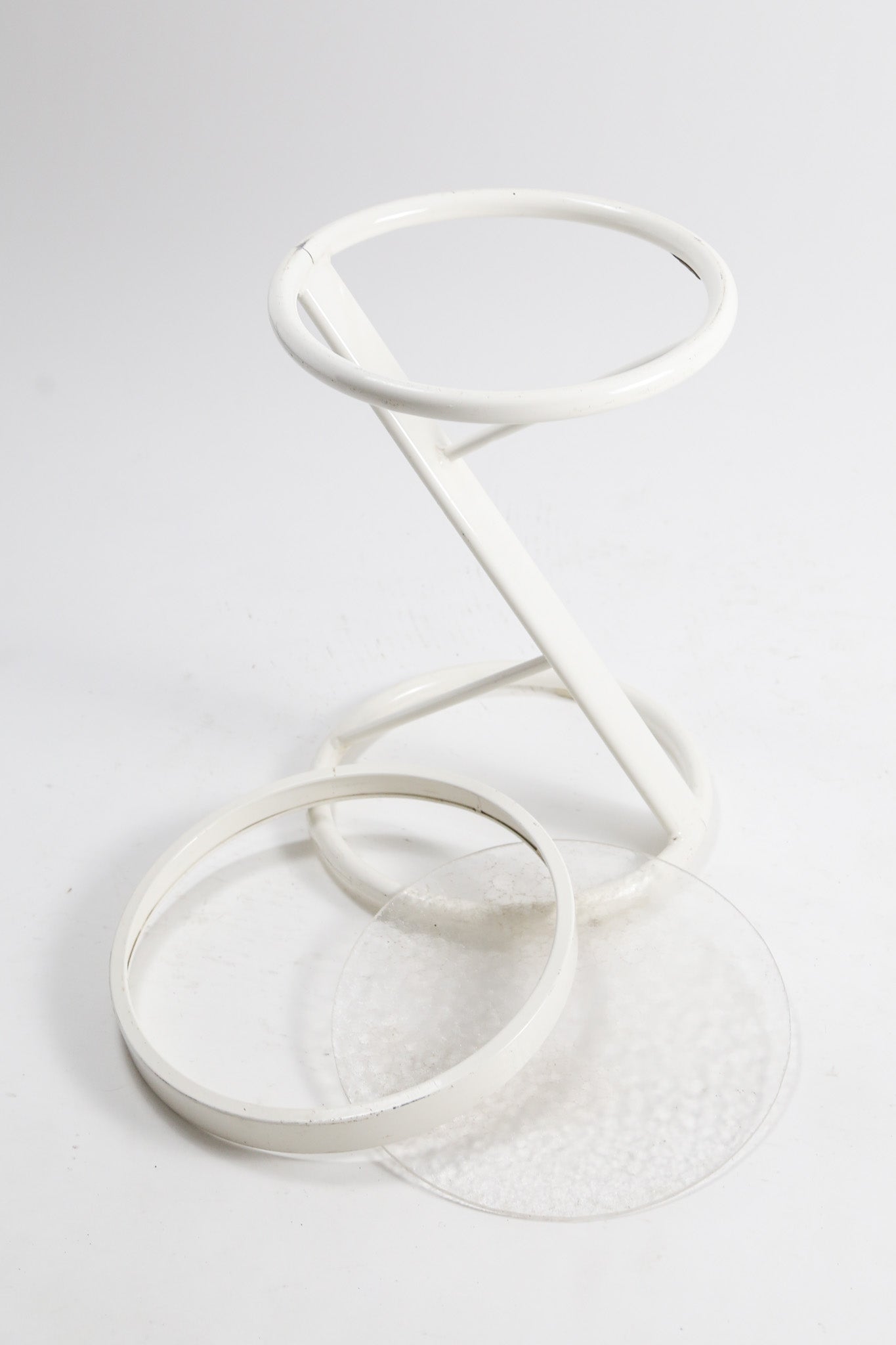 Z-Shape  Round Tea Table Acrylic by Tropitone / Z型 トロピトンティーテーブル