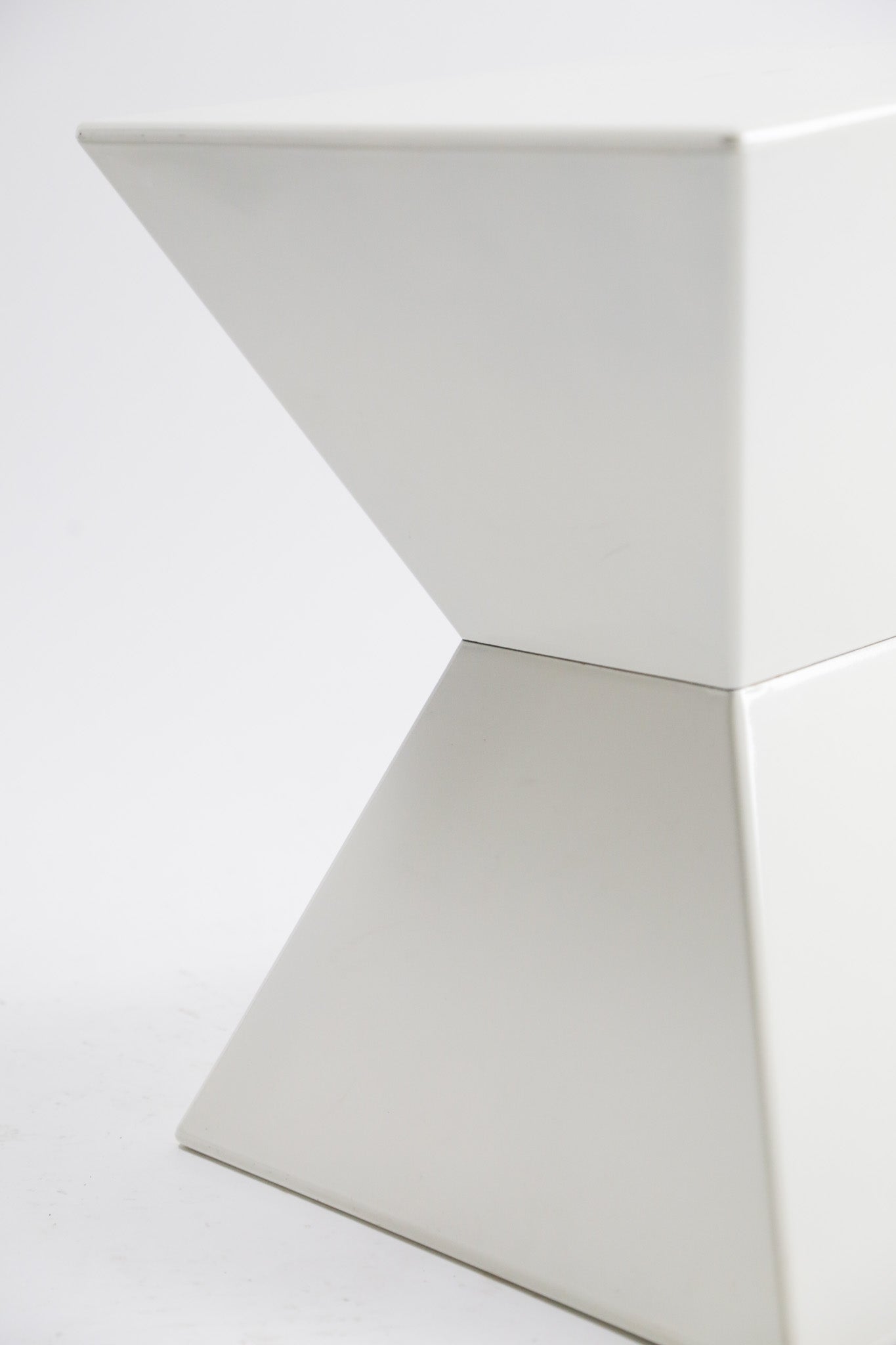 Modern Geometric Base / モダン ジオメトリック ベース