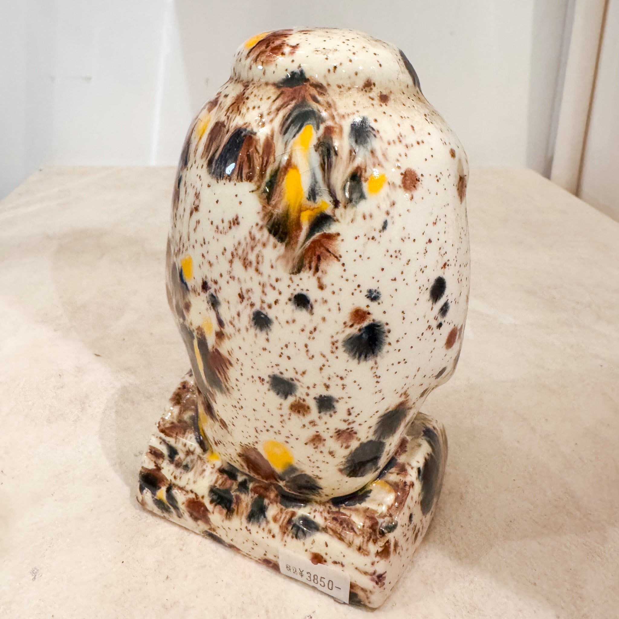 Ceramic Owl  Figurine / セラミックのフクロウ