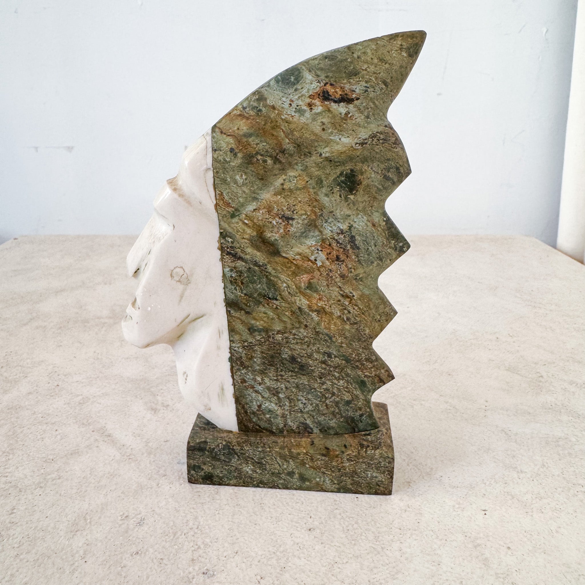 Stone Native American Face / 石製ネイティブアメリカンの顔オブジェ